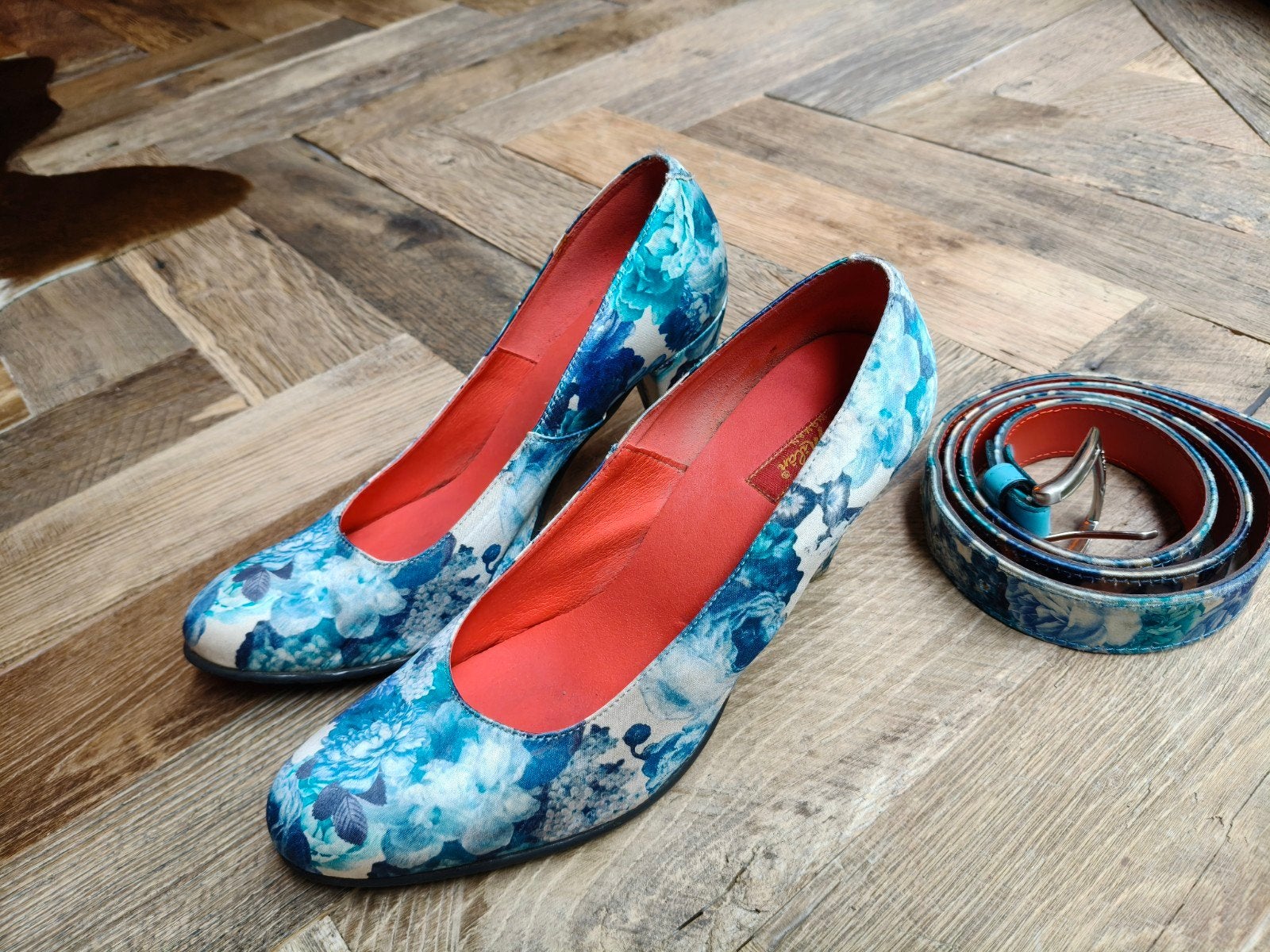 Prachtige pumps Pepe Milan met riem (42/43), Ophalen, Pumps, Blauw, Zo goed als nieuw