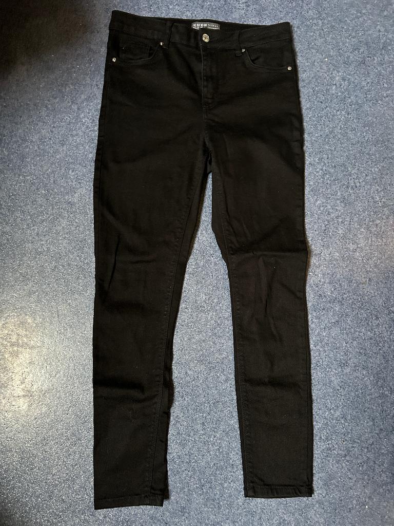 Primark zwarte broek stretch skinny mt 42 z.g.a.n., Zwart, Maat 42/44 (L), Zo goed als nieuw, Lang