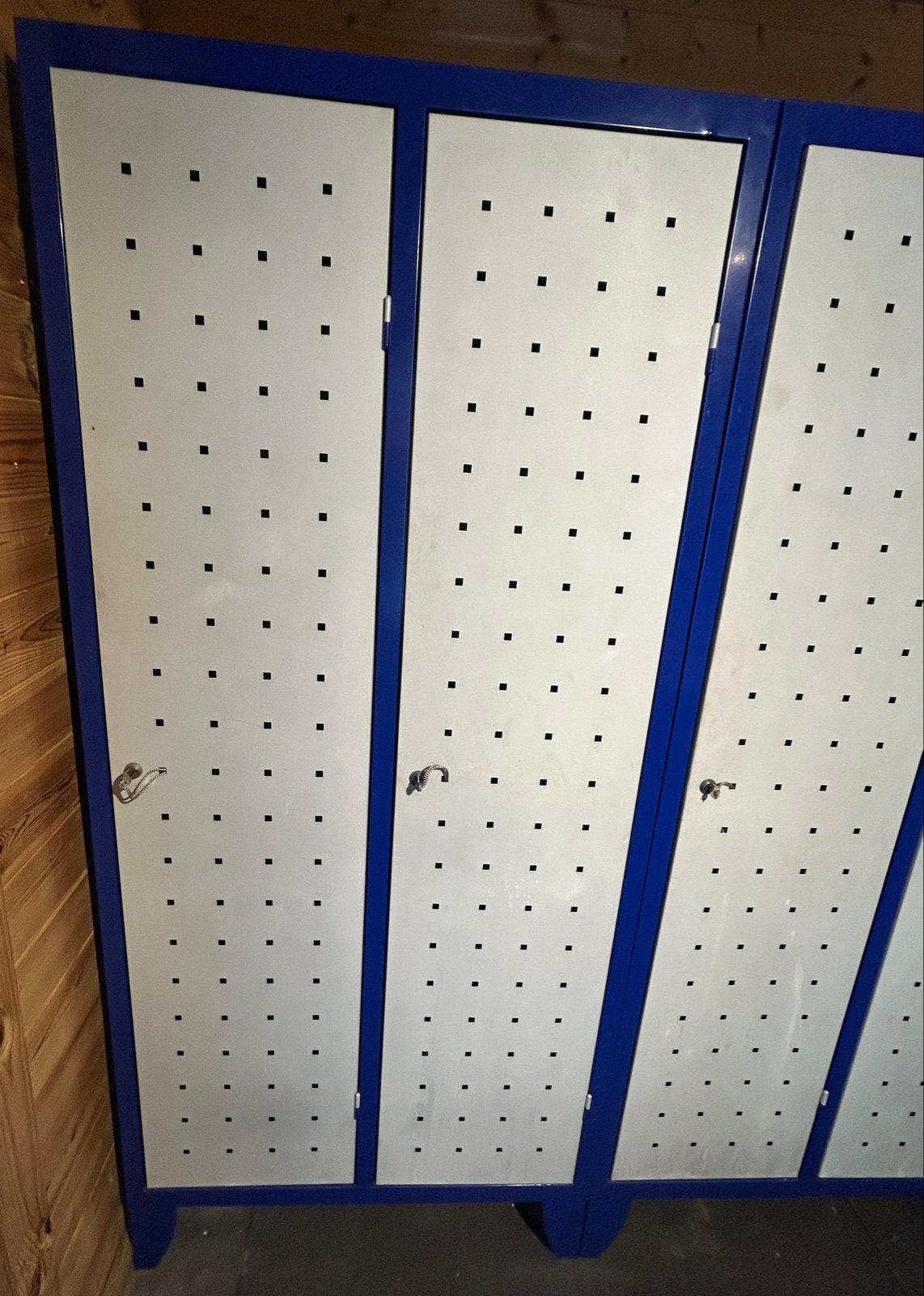 Metalen Lockers - 3 Gebruikte Compartimenten met Slot, Ophalen, Gebruikt