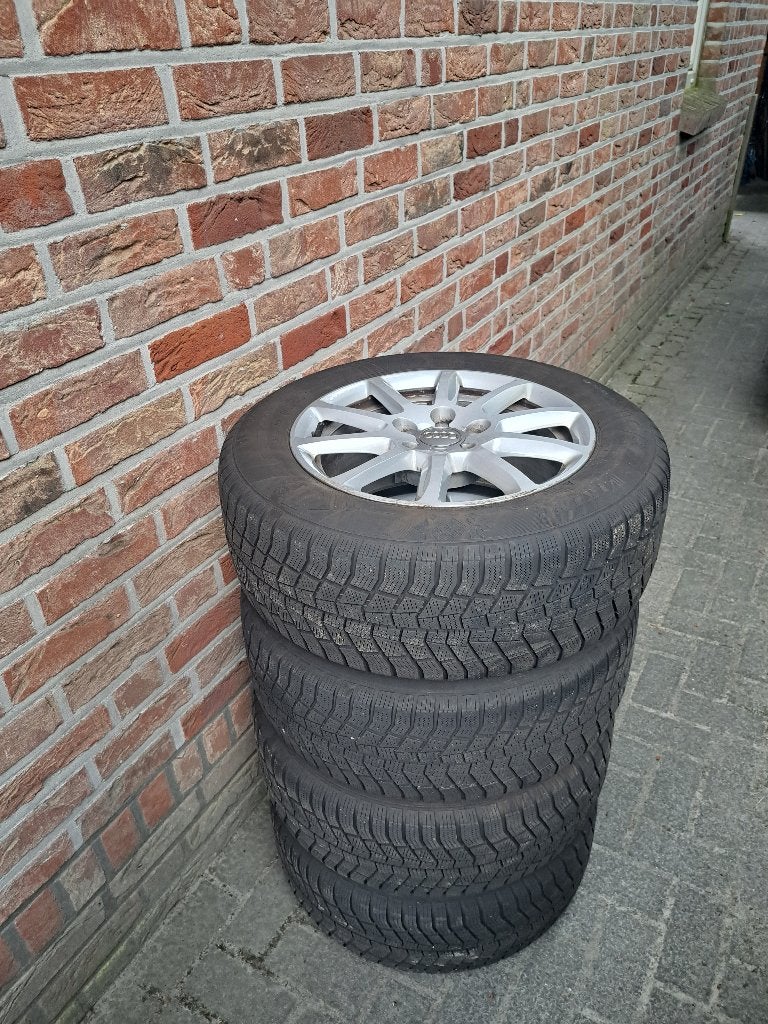 Audi velgen + goede Vikings 225 55 16, Auto-onderdelen, Banden en Velgen, Gebruikt, 16 inch, Banden en Velgen, Personenwagen