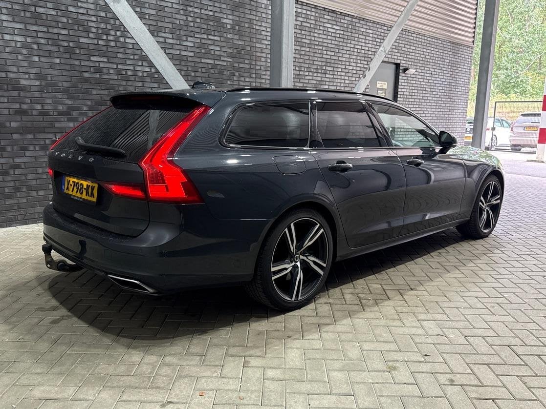 Volvo V90 T8 AWD R-Design | Luchtvering | Harman/Kardon | Tr, Auto's, Volvo, Euro 6, 4 cilinders, 120 €/maand, Vierwielaandrijving