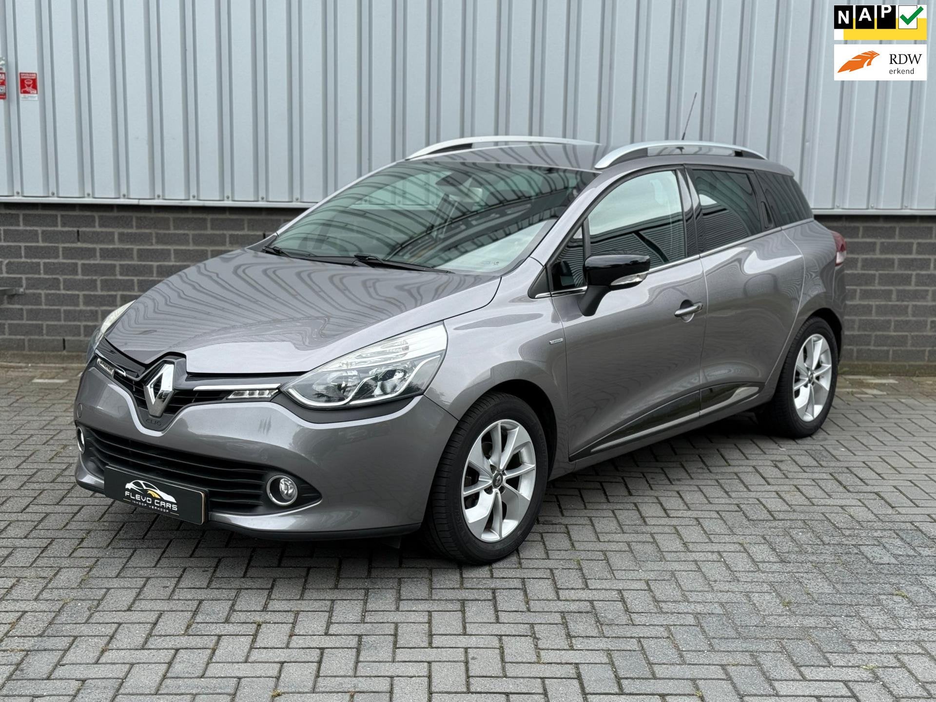 Renault Clio Estate 0.9 TCe Limited |Airco|Navi|CruiseCtrl|K, Voorwielaandrijving, Stof, Gebruikt, Euro 6