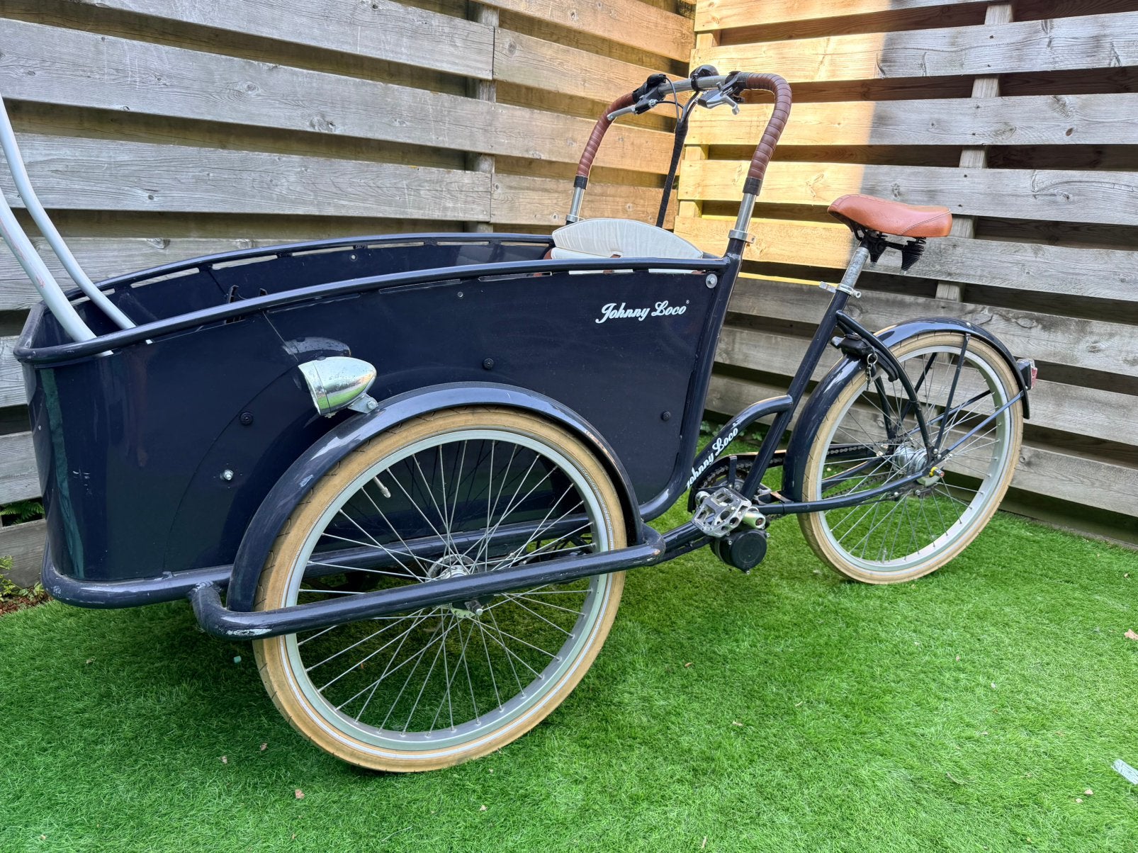 Johnny Loco elektrische bakfiets, Ophalen, 4 kinderen of meer, Gebruikt, Huif