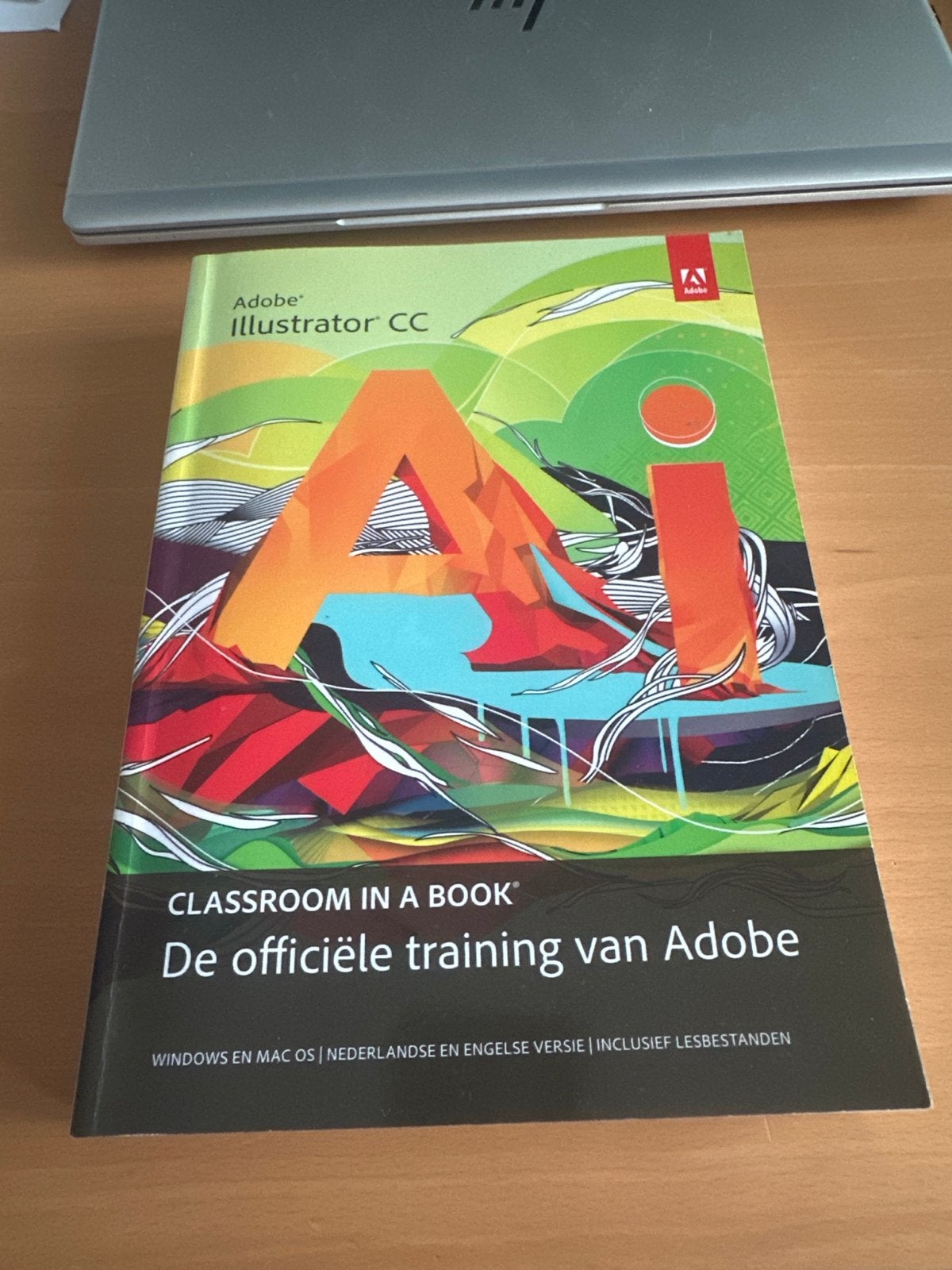 Adobe Illustrator CC Classroom in a Book (NL/EN), Ophalen of Verzenden, Zo goed als nieuw, Techniek
