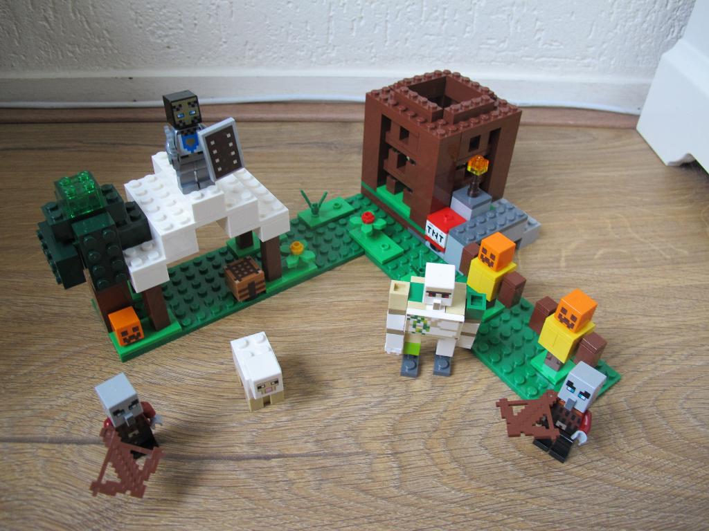 Lego Minecraft 21159 De Pillager buitenpost, Ophalen of Verzenden, Zo goed als nieuw, Complete set, Lego