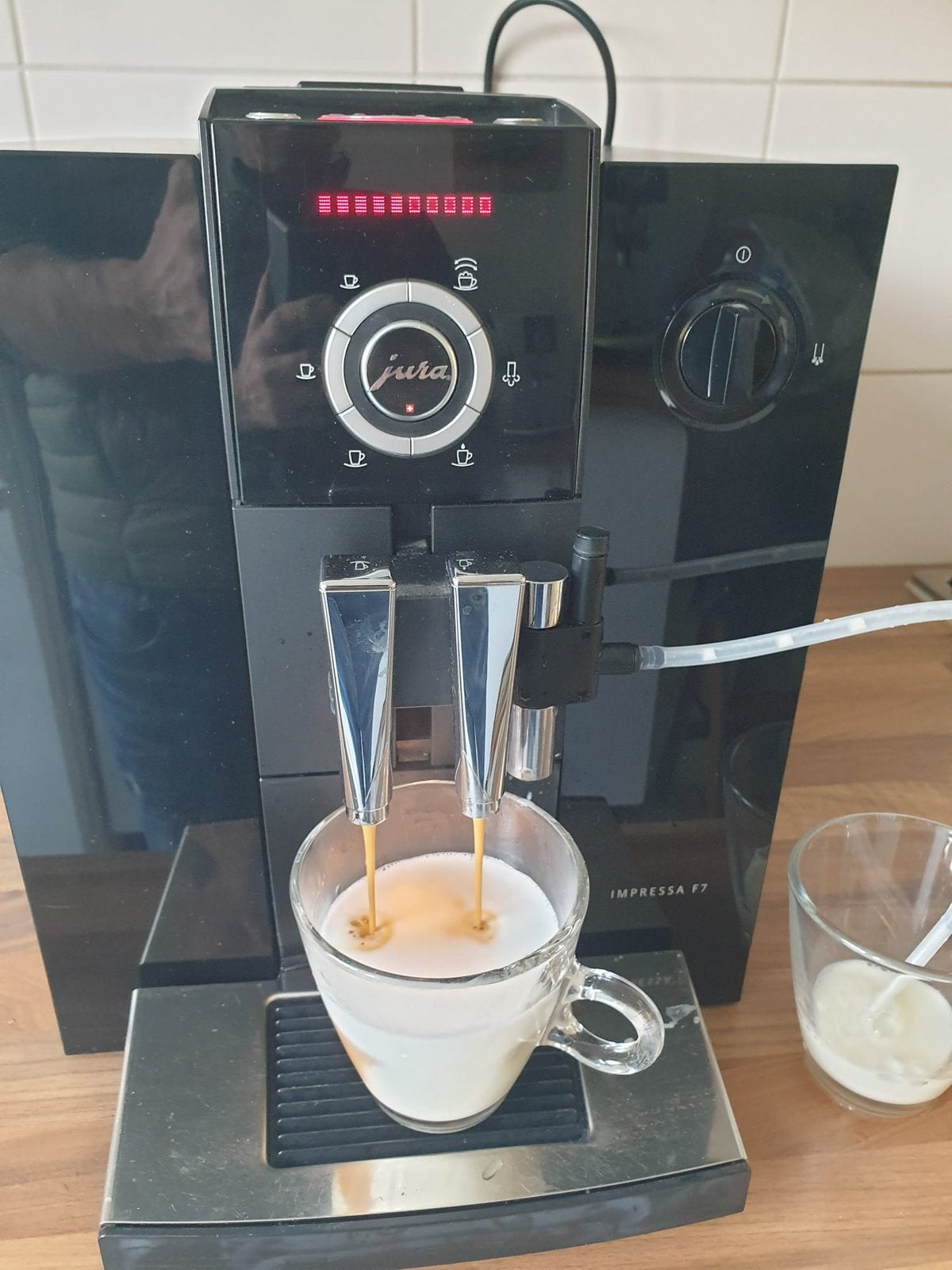 Jura Impressa F7, Witgoed en Apparatuur, Koffiezetapparaten, Koffiemachine, Ophalen of Verzenden, Zo goed als nieuw, 4 tot 10 kopjes