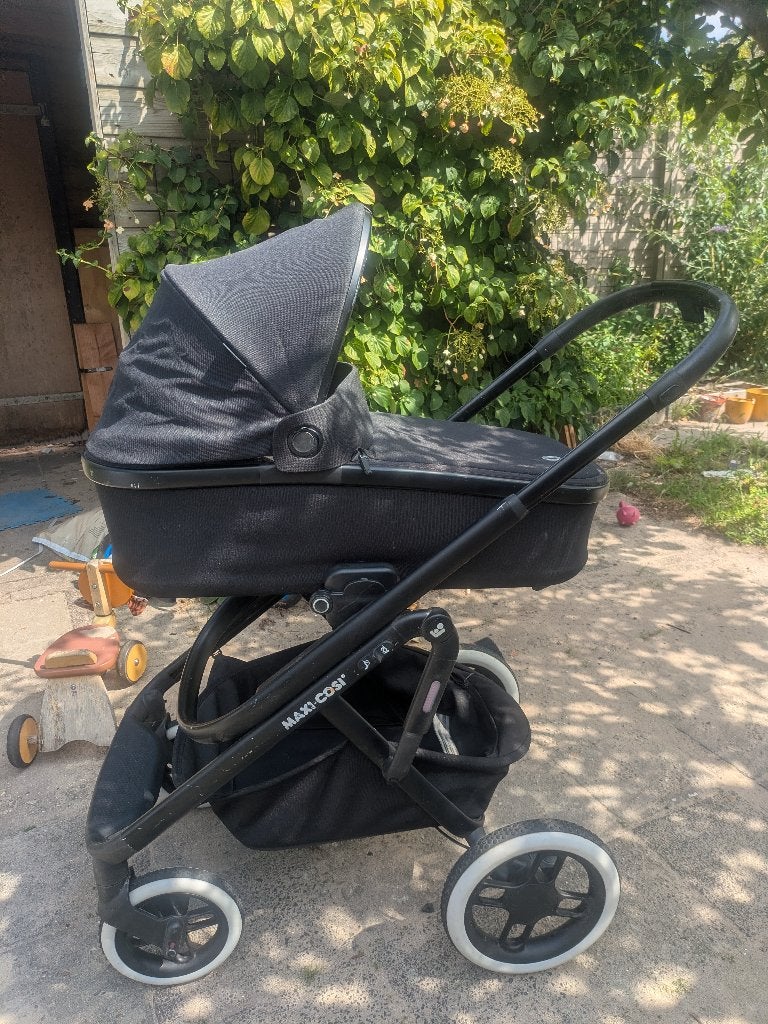 maxi cosi kinderwagen lila xp, Kinderen en Baby's, Kinderwagens en Combinaties, Ophalen, Gebruikt, Combiwagen, Verstelbare duwstang