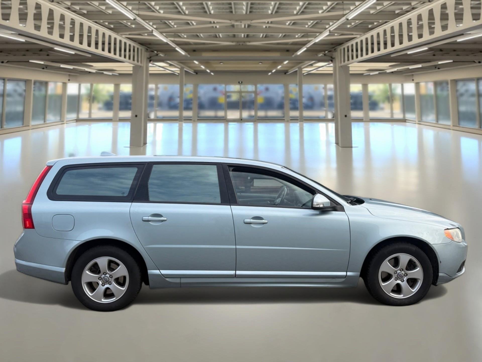 Volvo V70 3.0 T6 AWD Momentum Dealer onderhouden/schuifdak/g, Automaat, Automatische klimaatregeling, Gebruikt, 2953 cc