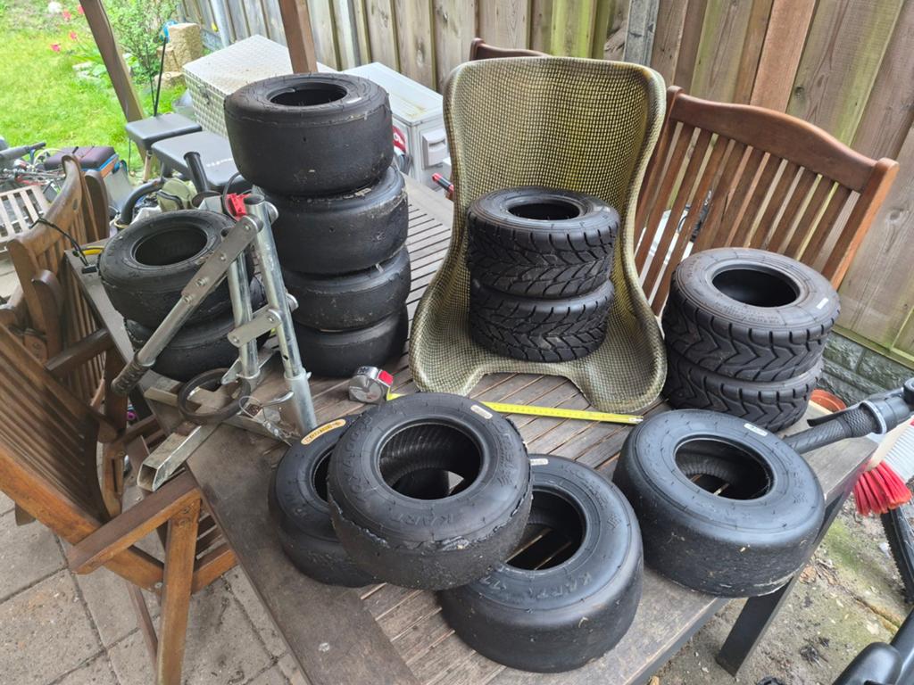 Kart banden mini pers regen mojo/ slicks komet, Ophalen, Gebruikt, Kart