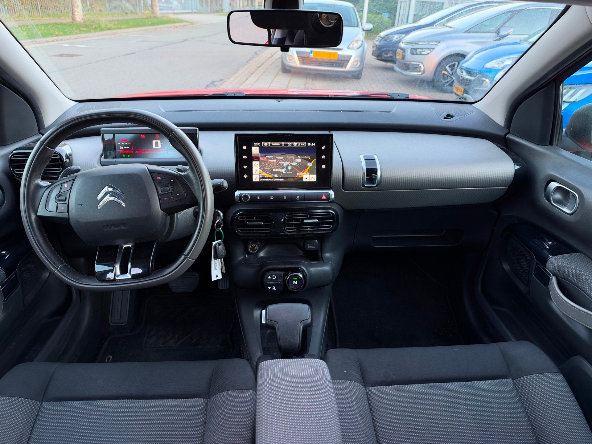 Citroen C4 Cactus 1.2 PureTech Shine Automaat, Navi, Airco,, Auto's, Dealer onderhouden, Stof, 82 pk, 23 km/l