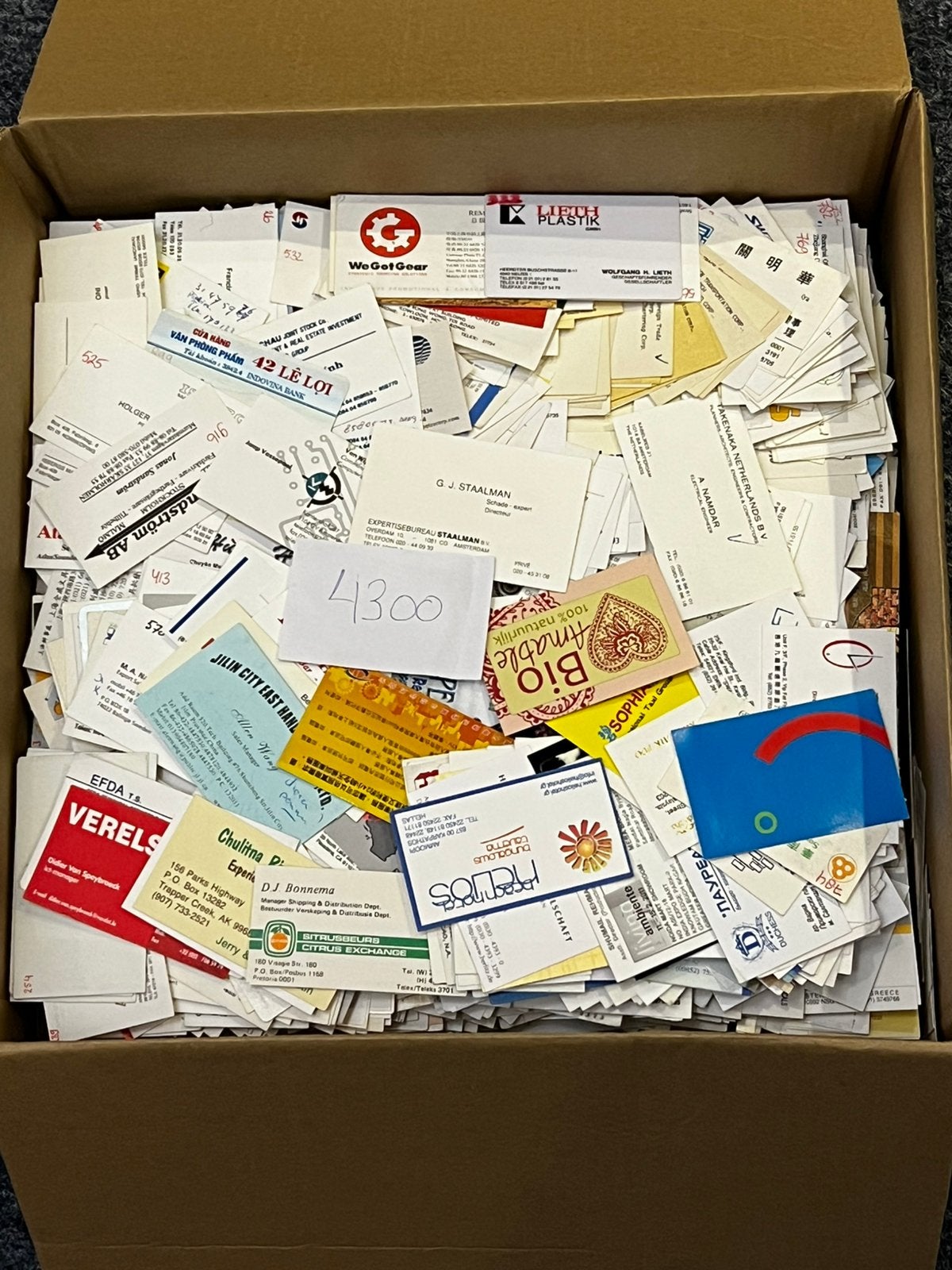 4300 internationale visitekaartjes, Verzamelen, Geboortekaartjes en Visitekaartjes, Ophalen of Verzenden, Visitekaartje