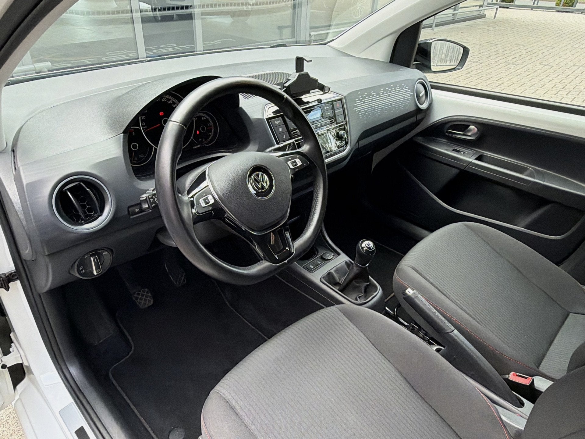 Volkswagen up! 1.0 TSI 90PK *!* HIGH UP *!* NAVI/ CRUISE/ 16, Voorwielaandrijving, Stof, Gebruikt, 4 stoelen