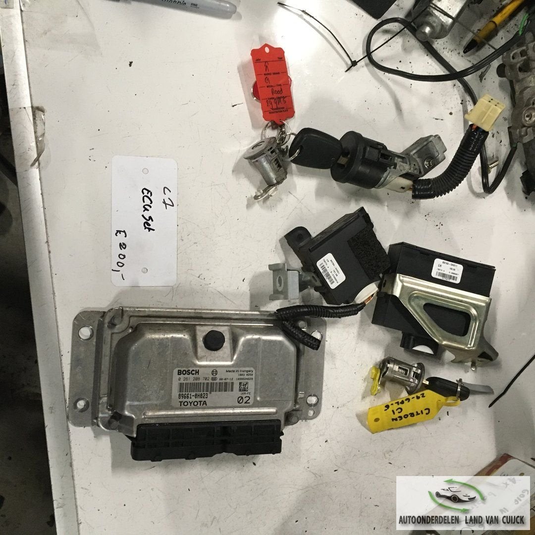 Citroen C1 2012  ECU set 0 261 208 702, Gebruikt, -, -, Ophalen of Verzenden