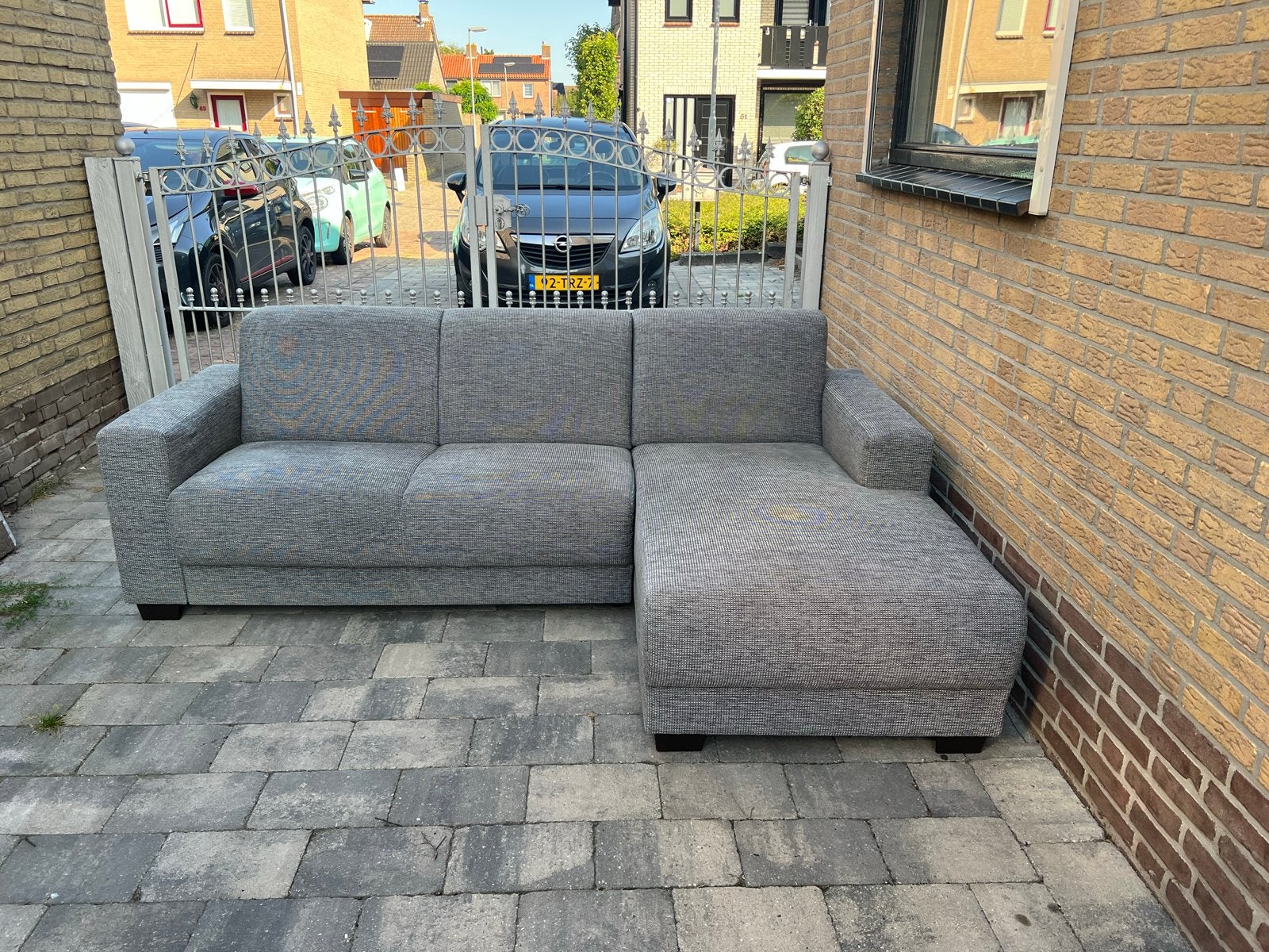 Grijze hoekbank - Zo goed als nieuw, Ophalen, 100 tot 125 cm, Hoekbank, Driepersoons
