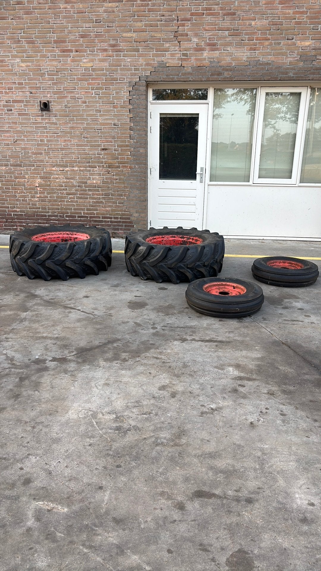 Gebruikte tractorbanden en velgen, Auto-onderdelen, Gebruikt, Vrachtwagen, Banden en Velgen, Ophalen of Verzenden