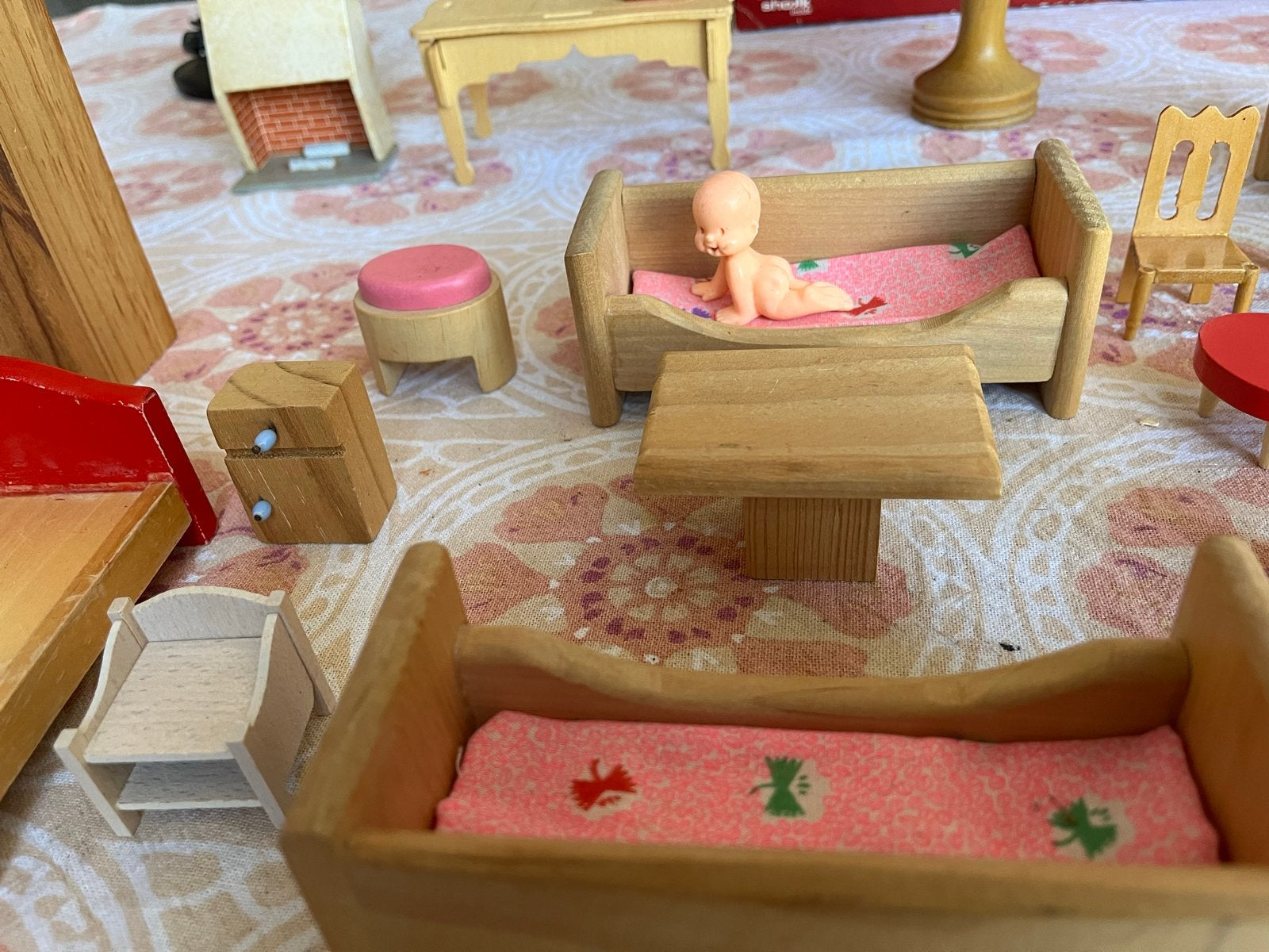 Diverse poppenhuis spulletjes: meubels, poppen en accessoire, Ophalen of Verzenden, Gebruikt, Overige typen