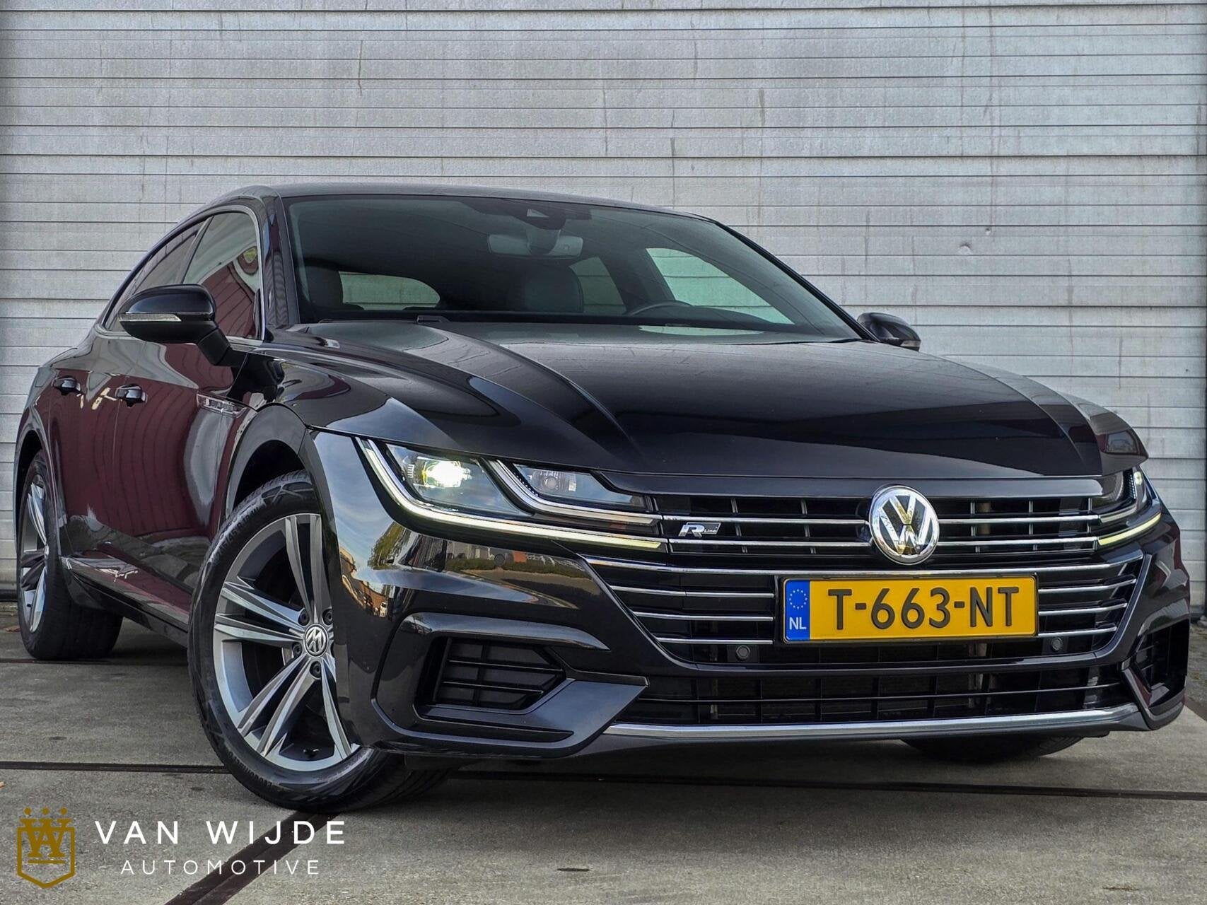 VOLKSWAGEN ARTEON 2.0 TSI R-LINE|ACC|CARPLAY|CAMERA|VIRTUAL, Auto's, Arteon, Zwart, Bedrijf, 1500 kg