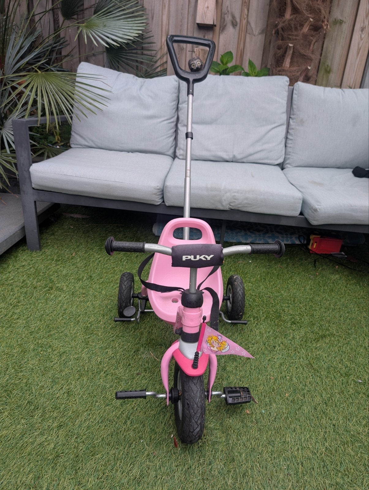 Roze Puky driewieler met duwstang, Fietsen en Brommers, Fietsen | Driewielers, Zo goed als nieuw, Duwstang, Verstelbare zitting