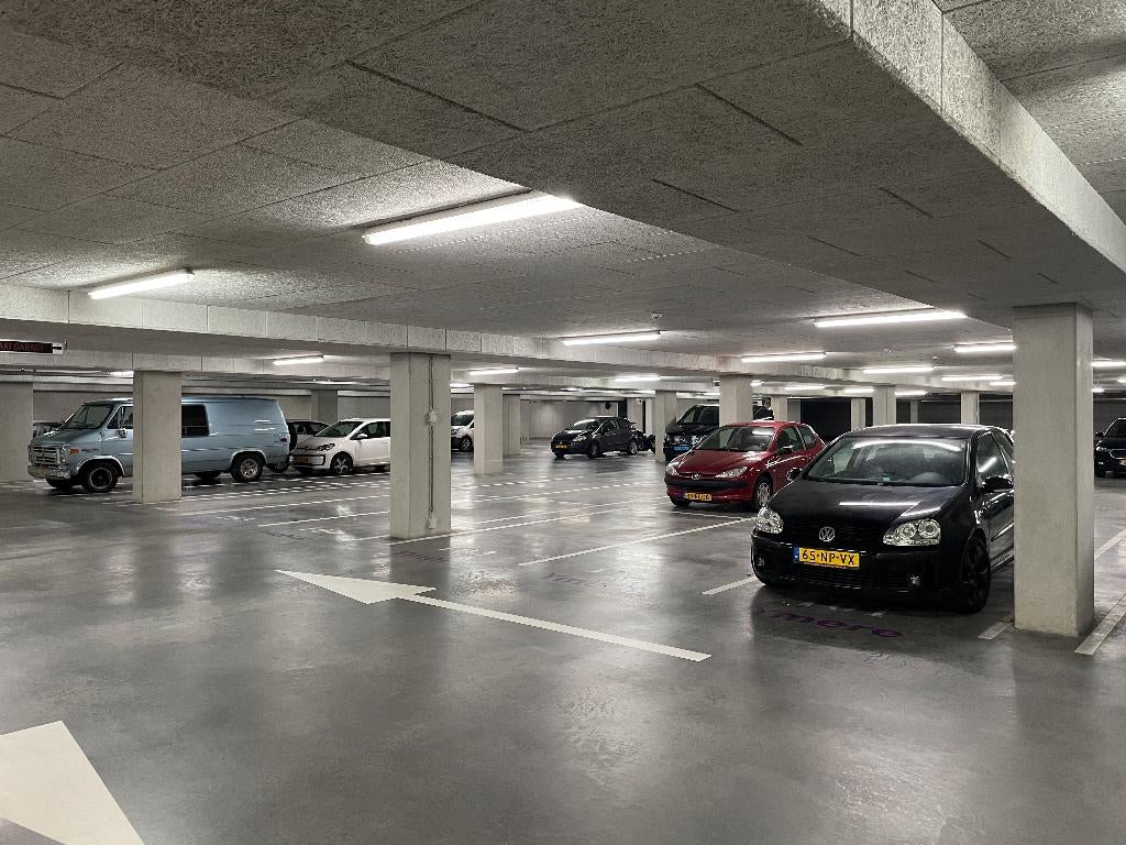 Parkeerplaats Amsterdam te huur - OLVG West, Huizen en Kamers, Garages en Parkeerplaatsen, Amsterdam
