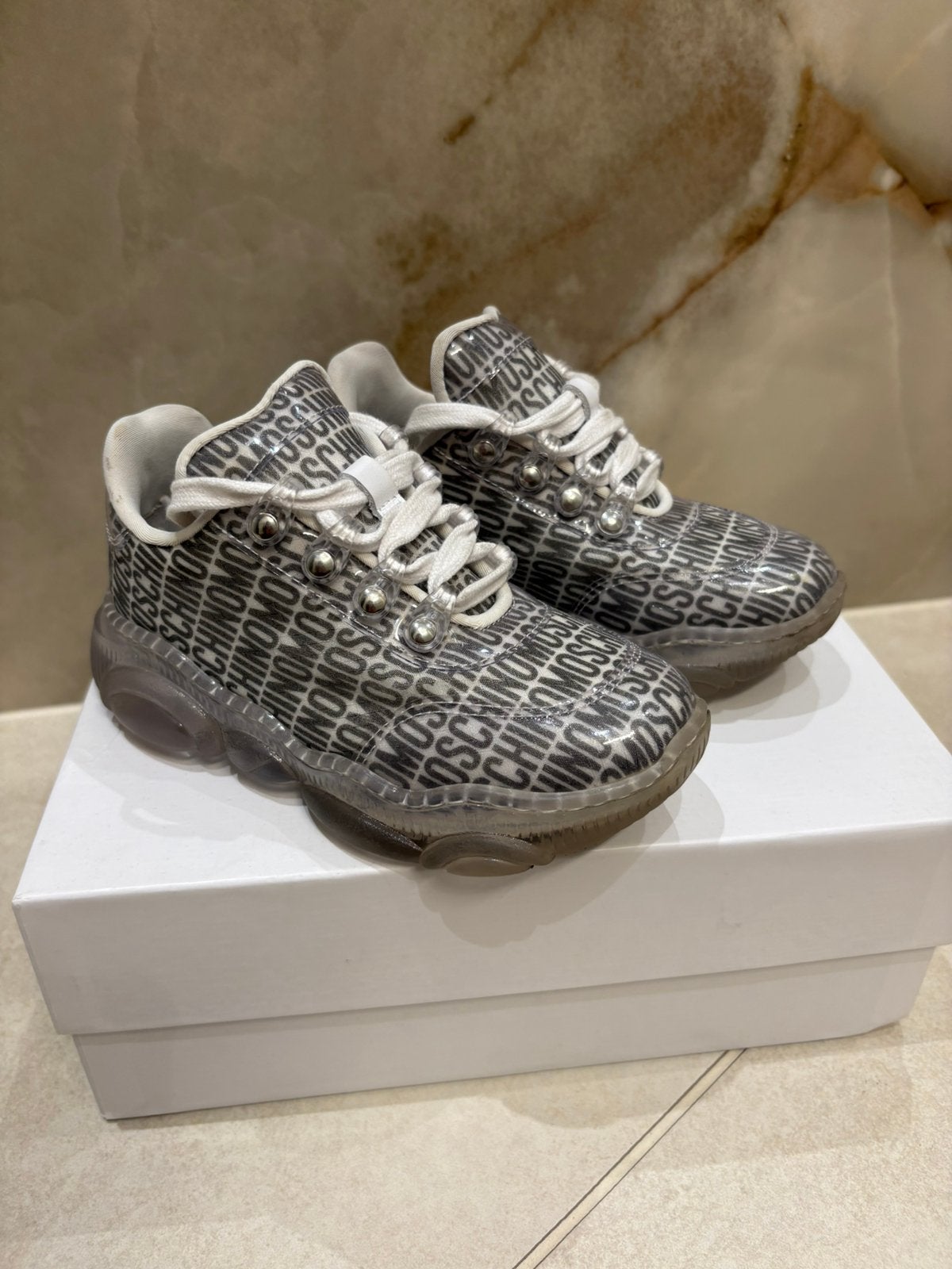 Moschino jongens gympen schoenen mt 27, Wit, Ophalen of Verzenden, Sneakers of Gympen, Gedragen