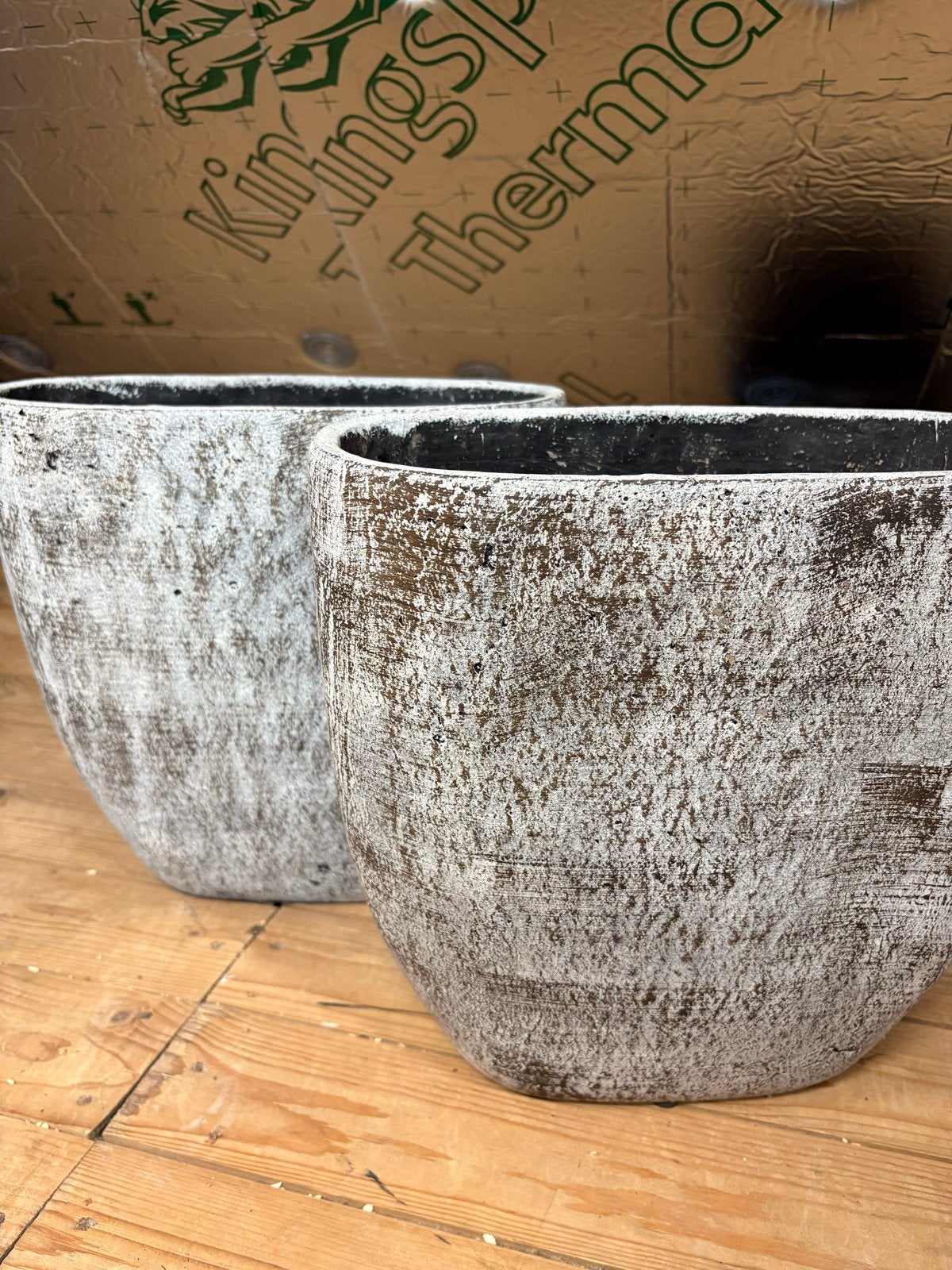 ovale bloempot van steen 2 stuks, 25 tot 40 cm, Steen, Gebruikt, Binnen
