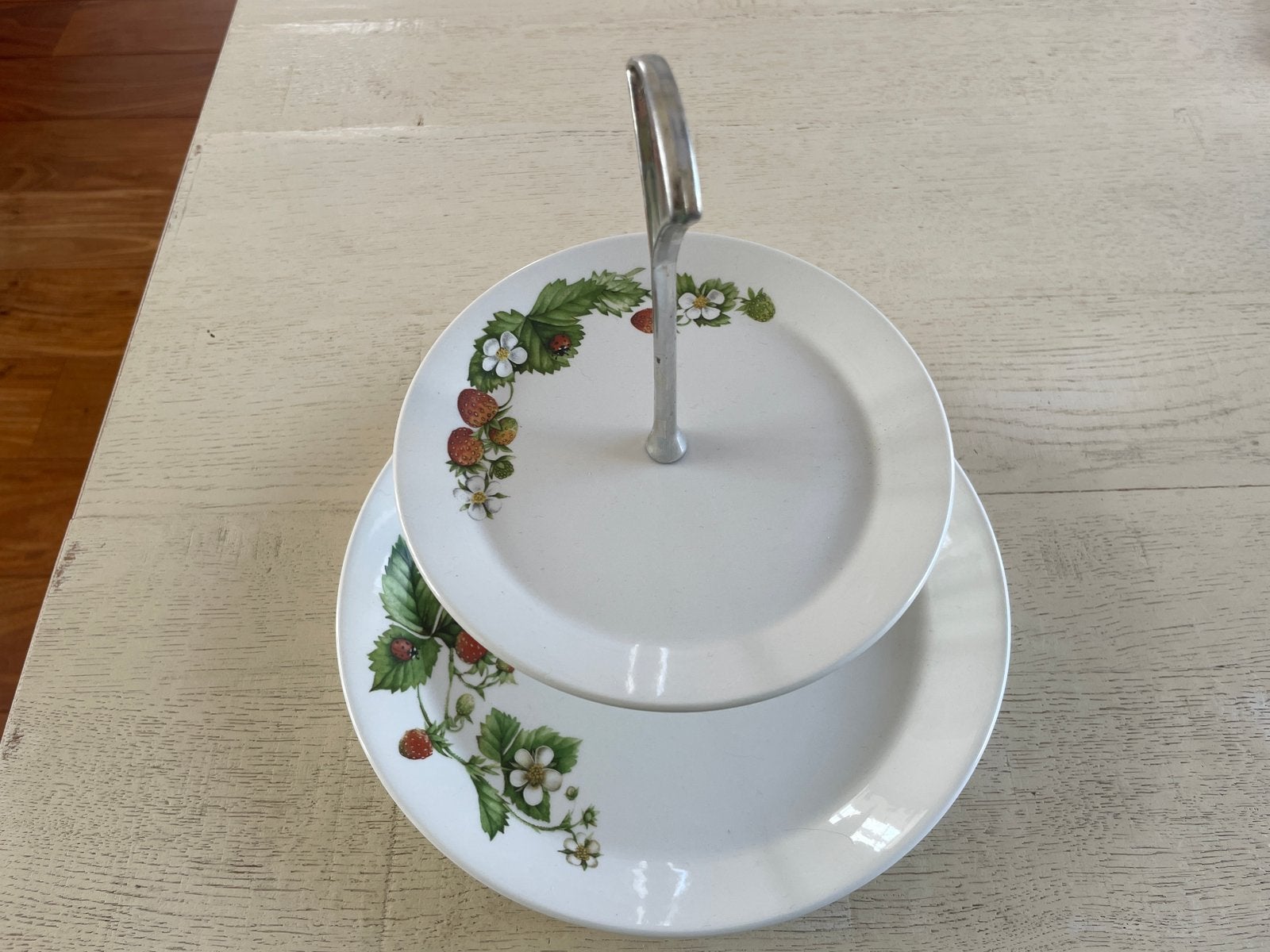 Etagère Marjolein Bastin Wilde bosvruchten servies, Gebruikt, Keramiek, Overige typen, Ophalen of Verzenden