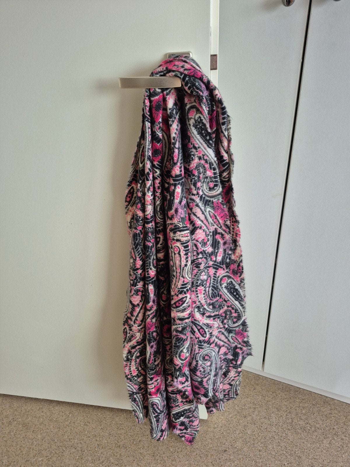 MNG Sjaal met Paisley Patroon - Roze en Zwart, Ophalen of Verzenden