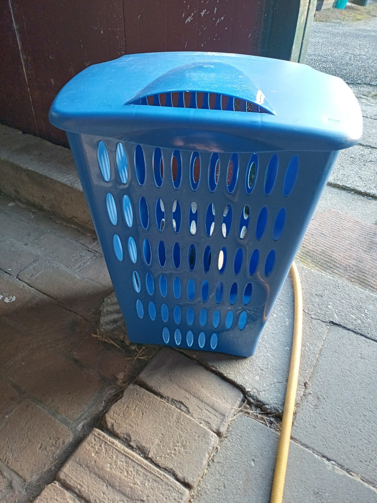 Blauwe wasmand met deksel, Witgoed en Apparatuur, Ophalen, Gebruikt, Minder dan 1200 toeren, Minder dan 85 cm