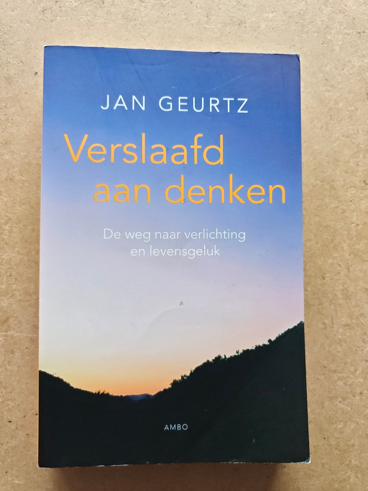 Verslaafd aan denken - Jan Geurtz (Zo goed als nieuw), Ophalen of Verzenden, Spiritualiteit algemeen, Jan Geurtz, Verhaal of Roman