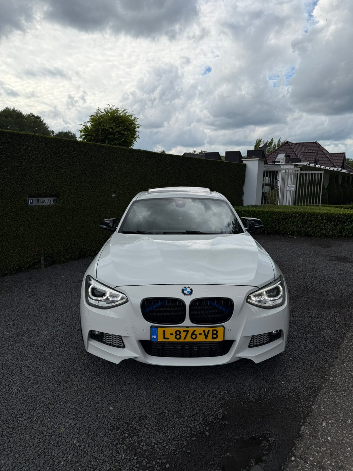 BMW 1-Serie 118I Full option Aut8/Pano/M Pakket/Sport editie, Achterwielaandrijving, Zwart, 4 cilinders, 1290 kg