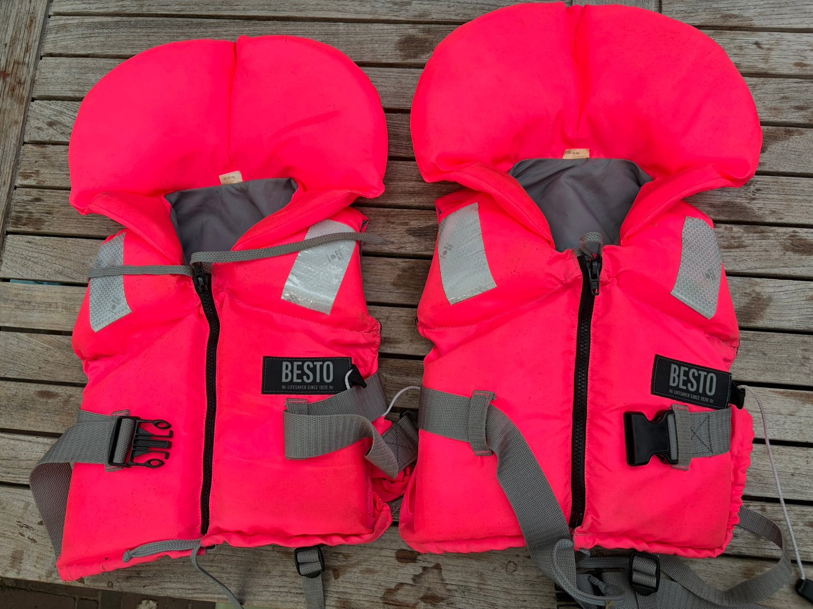 2 Roze Besto reddingsvesten kind 5-15kg, Verzenden, Gebruikt, Kind, Reddingsvest of Zwemvest