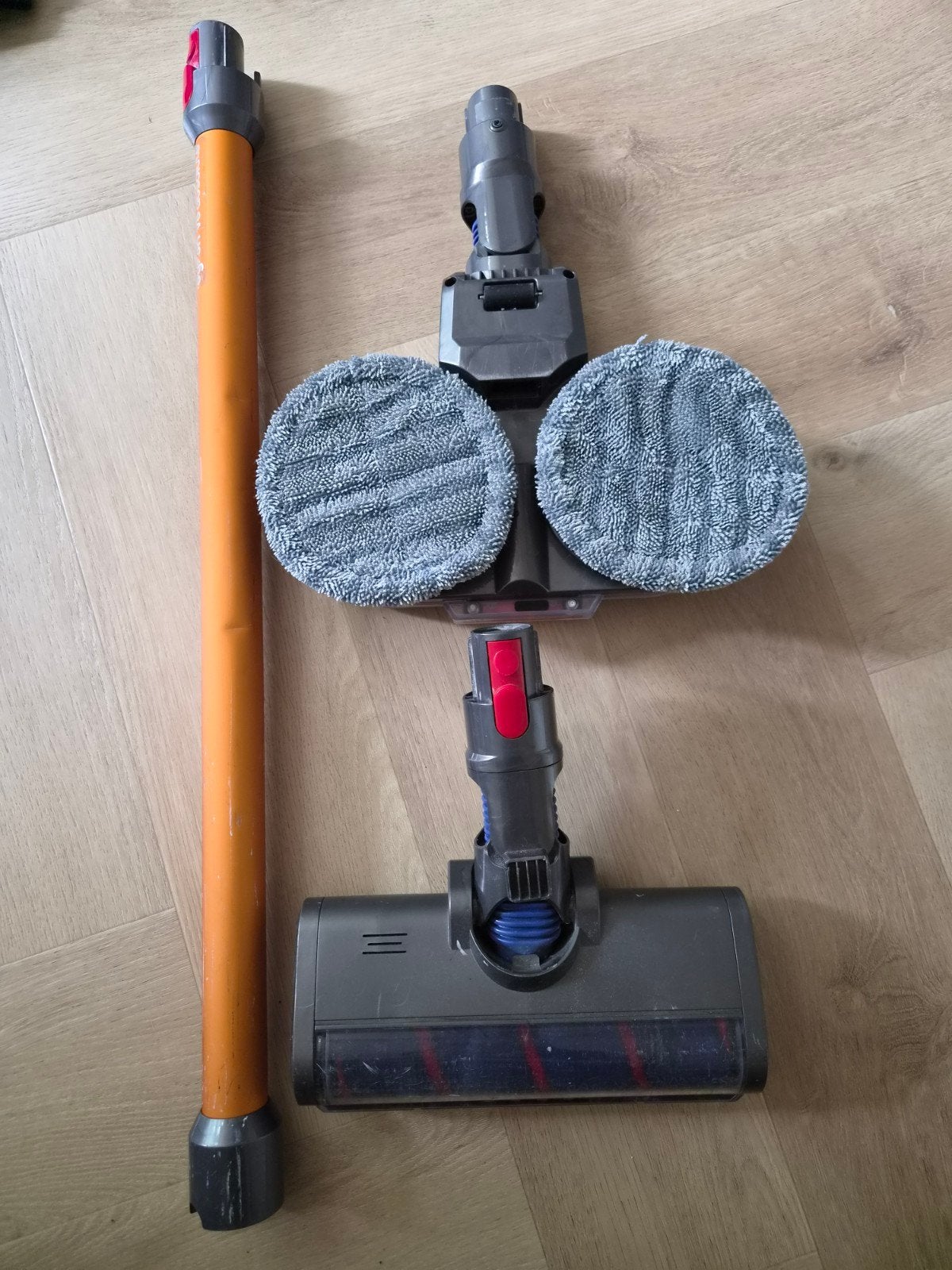 Dyson V8 Absolute onderdelen: steel, zachte borstel, dweil, Ophalen of Verzenden, Gebruikt