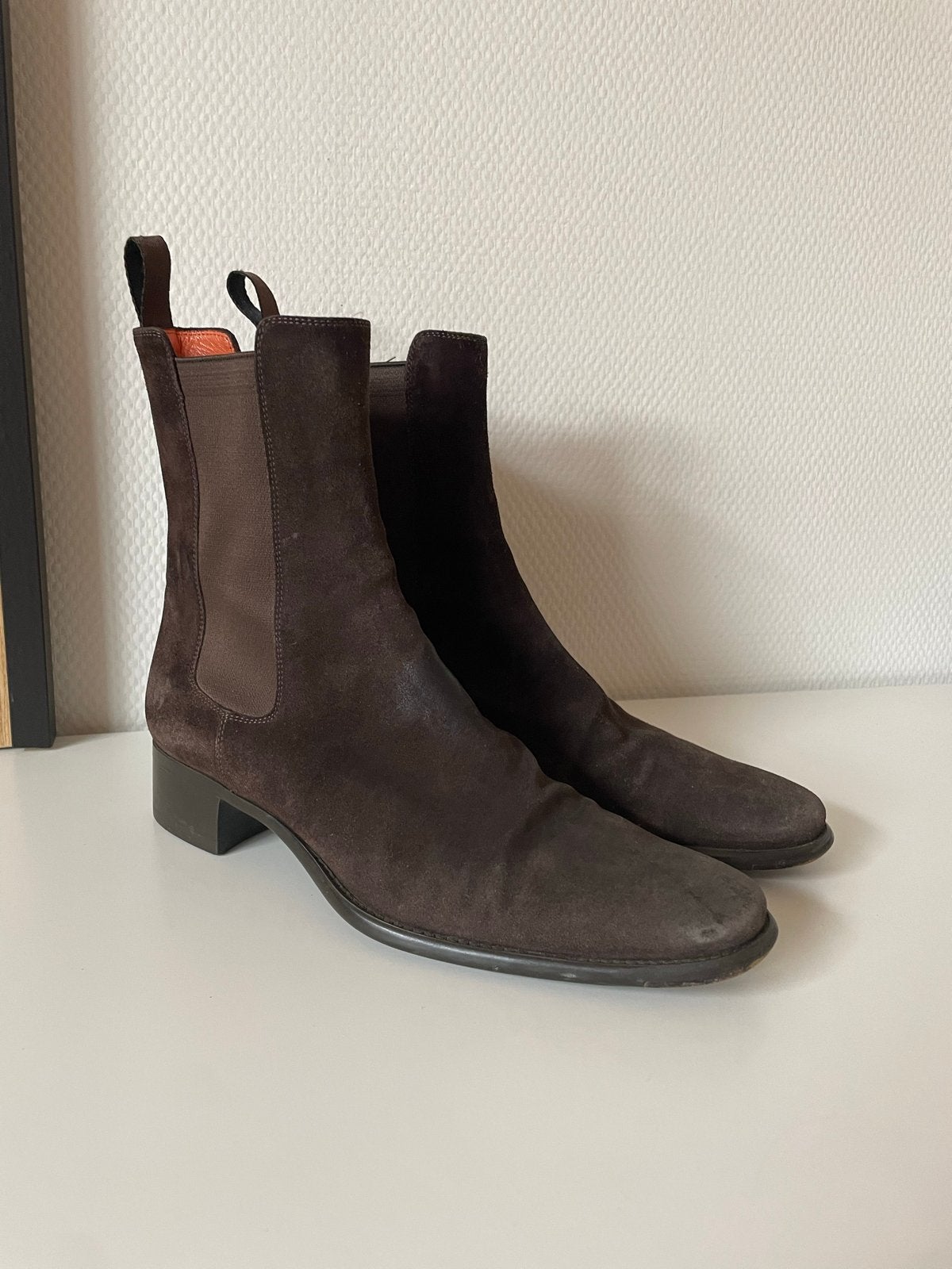 Santoni suède enkellaarzen - Maat 37.5 bruin, Kleding | Dames, Schoenen, Bruin, Lage of Enkellaarzen, Ophalen of Verzenden, Gedragen