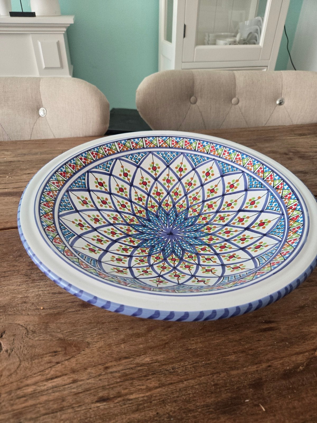 Grote decoratieve fruitschaal / hapjesschaal Ø 36 cm, Huis en Inrichting, Handbeschilderd, Porselein of Keramiek, Schaal, Rond