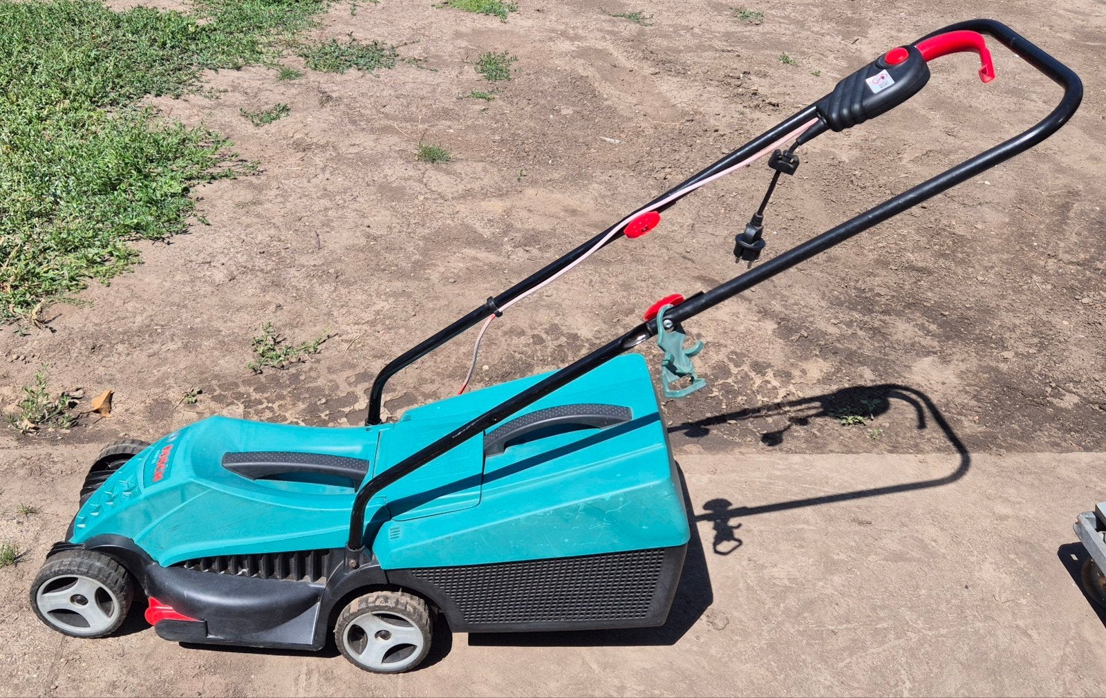 Bosch ARM 33 elektrische grasmaaier - 1200W, Ophalen, Cirkelmaaier, Gebruikt, Elektrische grasmaaier