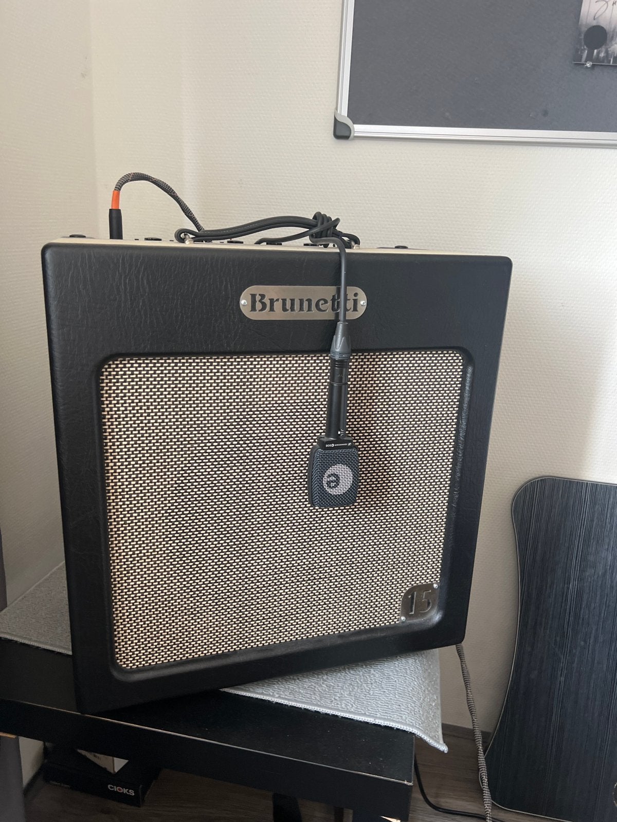 Brunetti Singleman 15 Combo – Excellent Condition, Muziek en Instrumenten, Versterkers | Bas en Gitaar, Ophalen, Zo goed als nieuw