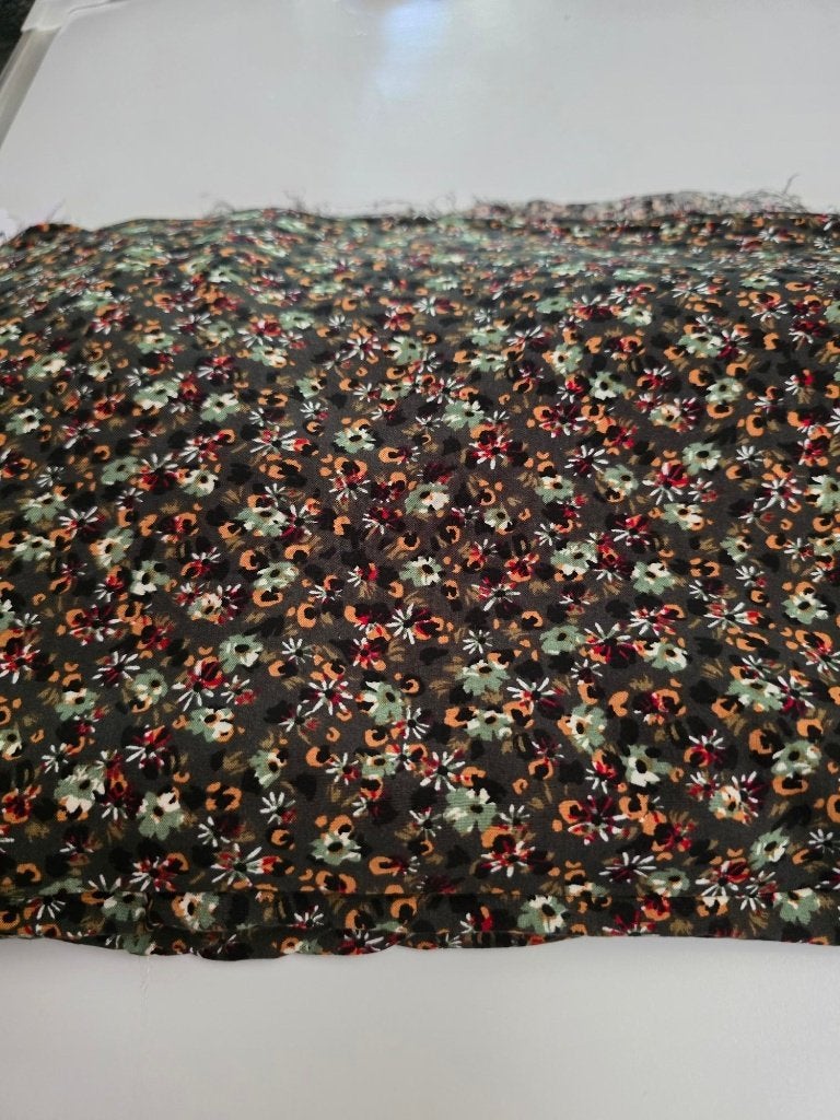 viscose groen tiny flowers (110), Overige materialen, 120 cm of meer, Nieuw, Ophalen of Verzenden
