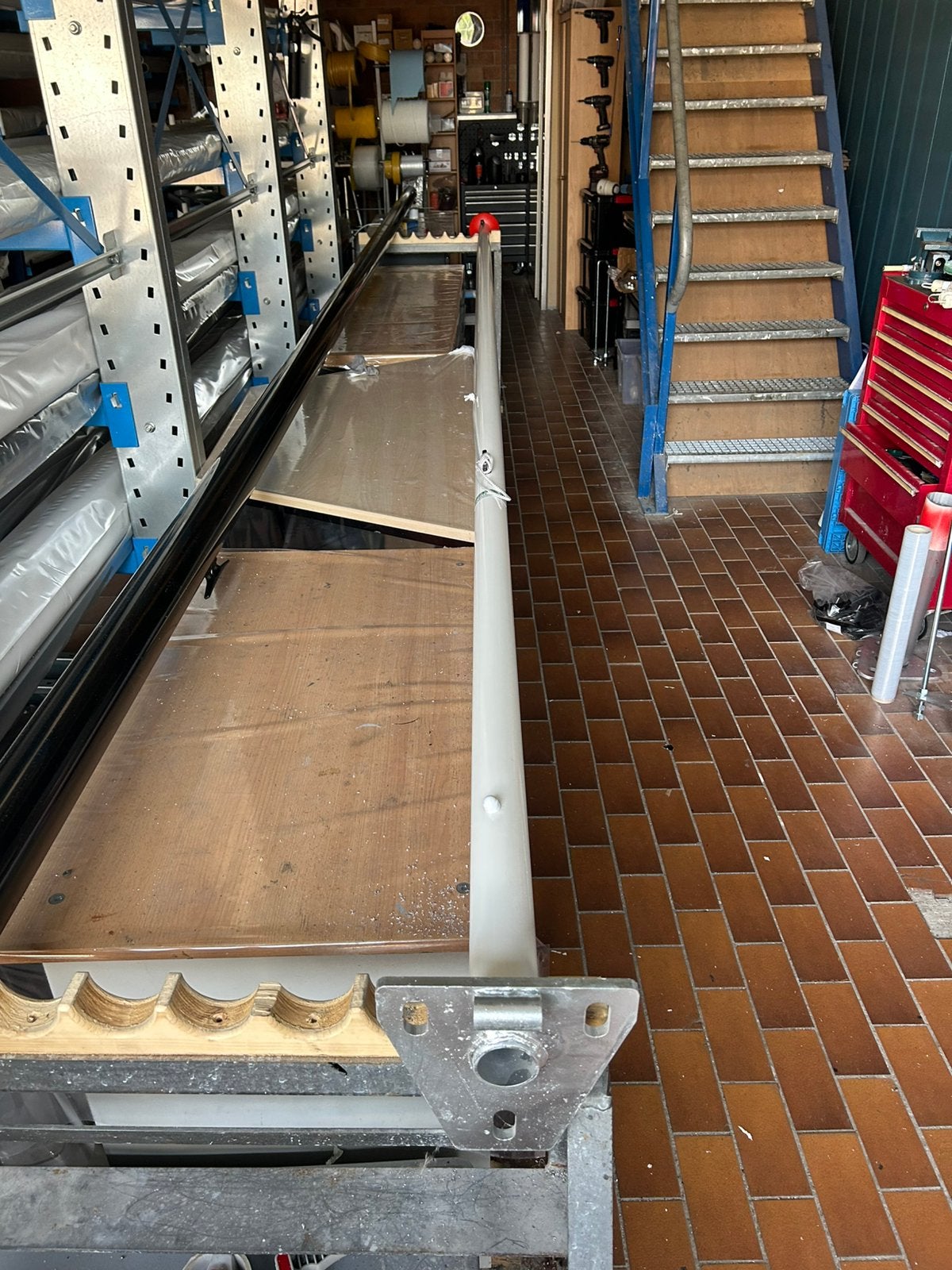 Zgan 5 meter cilindrisch aluminium vlaggenmast, kantelbaar, Ophalen, Zo goed als nieuw