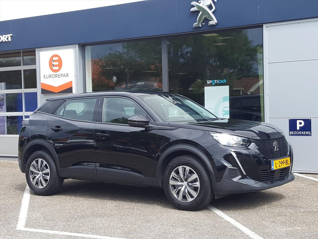 Peugeot 2008 1.2 Puretech 100pk Active Apple Carplay & Andro, Auto's, 101 pk, Gebruikt, 1199 cc, Zwart