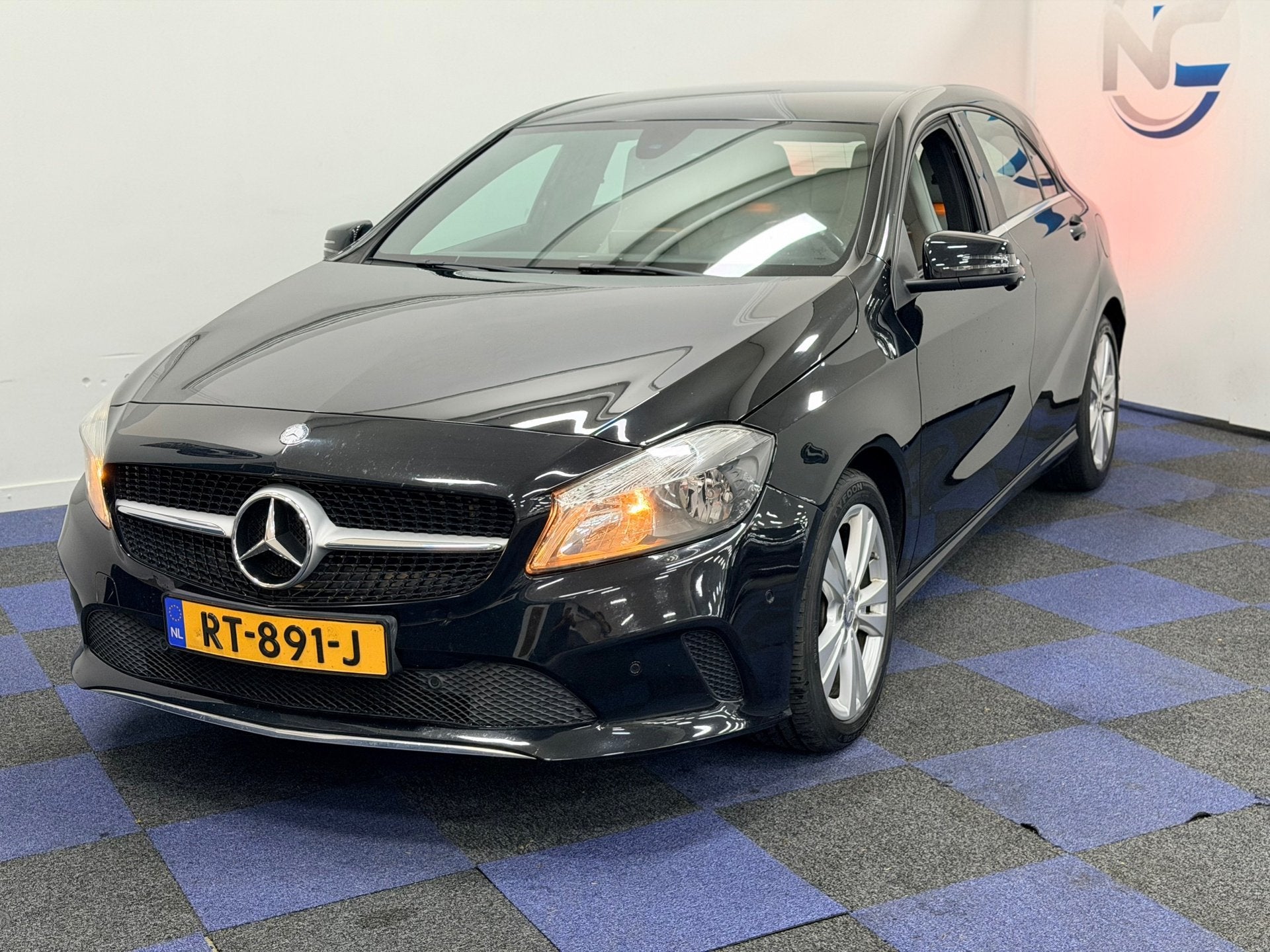 Mercedes-Benz A-klasse 180 Ambition / AUTOMAAT / DEALER ONDE, Dealer onderhouden, Gebruikt, 4 cilinders, 19 km/l
