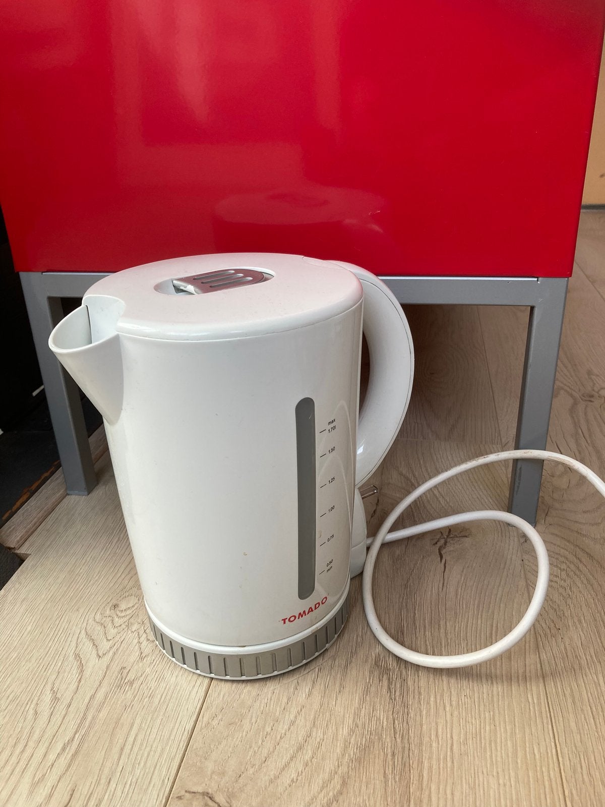 Waterkoker wit, 1 tot 2 liter, Ophalen, Gebruikt