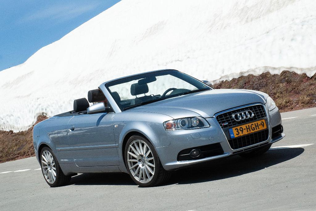 Audi A4 cabriolet 1.8 Turbo multitronic juni 2006, Auto's, Zwart, 4 cilinders, Cabriolet, 163 pk
