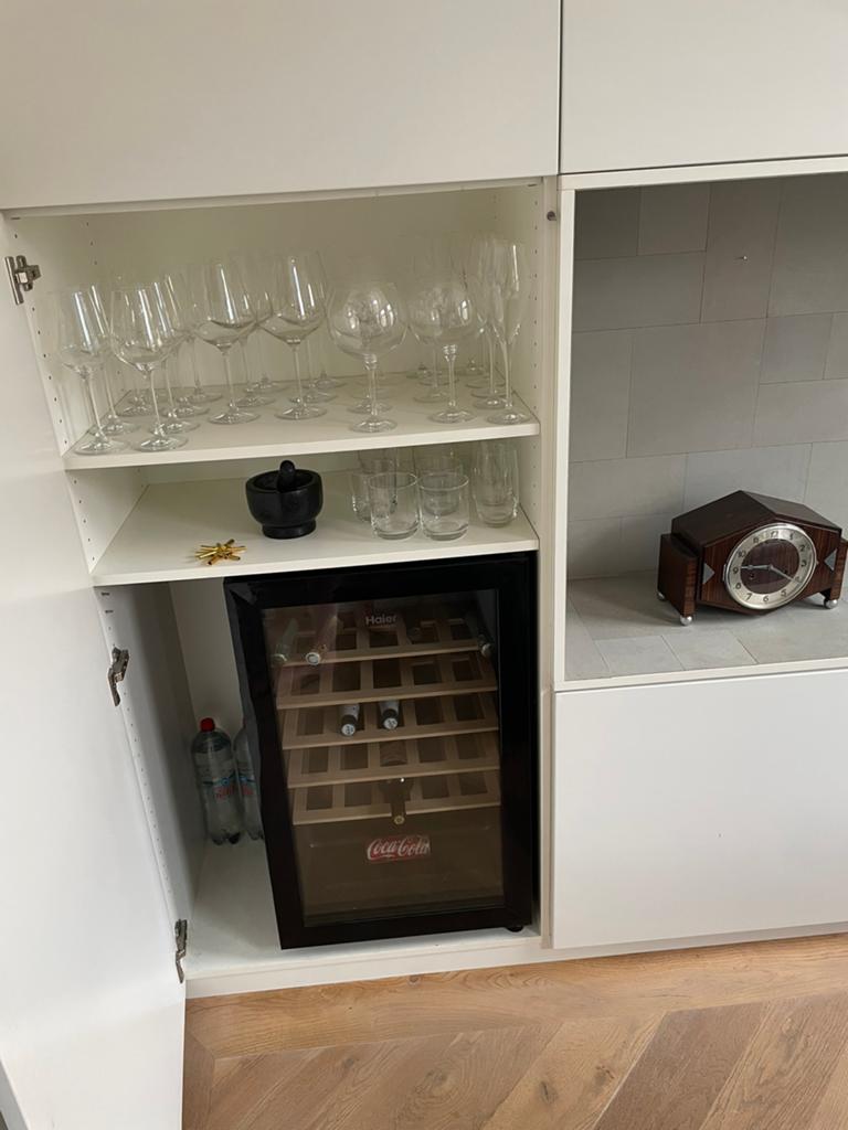 Wijn koelkast Haier (perfecte staat!), Ophalen, Zonder vriesvak, Minder dan 85 cm, Energieklasse A of zuiniger