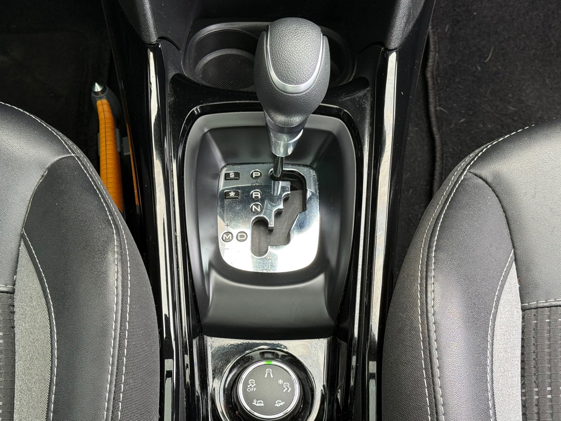 Peugeot 2008 1.2 AUTOMAAT | 2e EIG | CLIMATE | CARPLAY | CAM, Auto's, 1199 cc, 49 €/maand, Origineel Nederlands, Bedrijf
