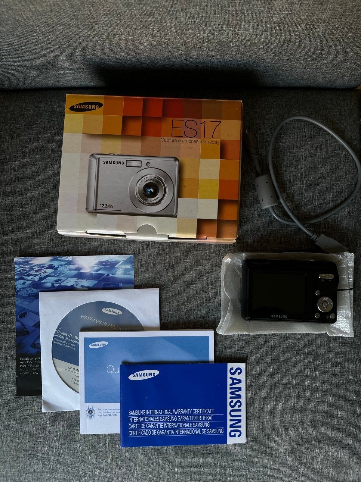 Samsung ES17 Compactcamera - 12.2 MP, 3x optische zoom, Ingebouwde flitser, Handleiding, Ophalen of Verzenden, Zo goed als nieuw