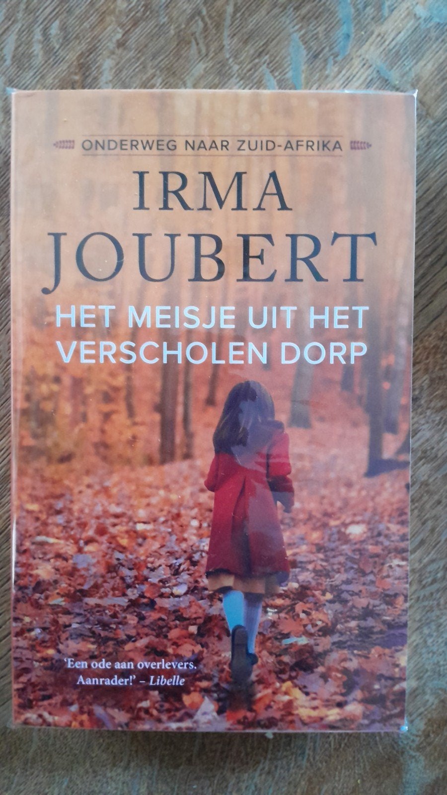 Irma Joubert - Het Meisje uit het Verscholen Dorp, Boeken, Ophalen of Verzenden, Zo goed als nieuw, Irma Joubert