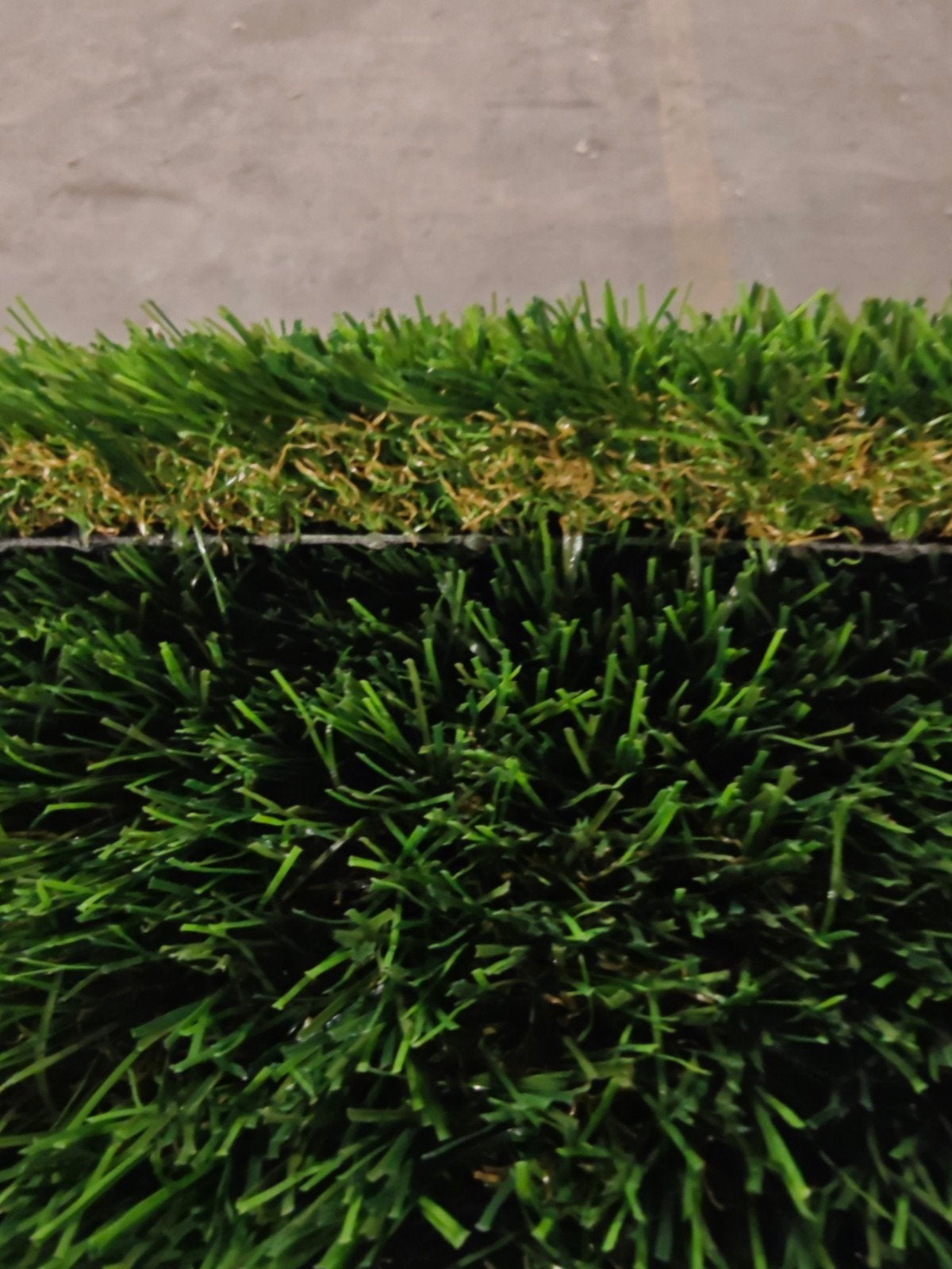 Mooie coupon kunstgras 690 x 305 mooie volle kwaliteit