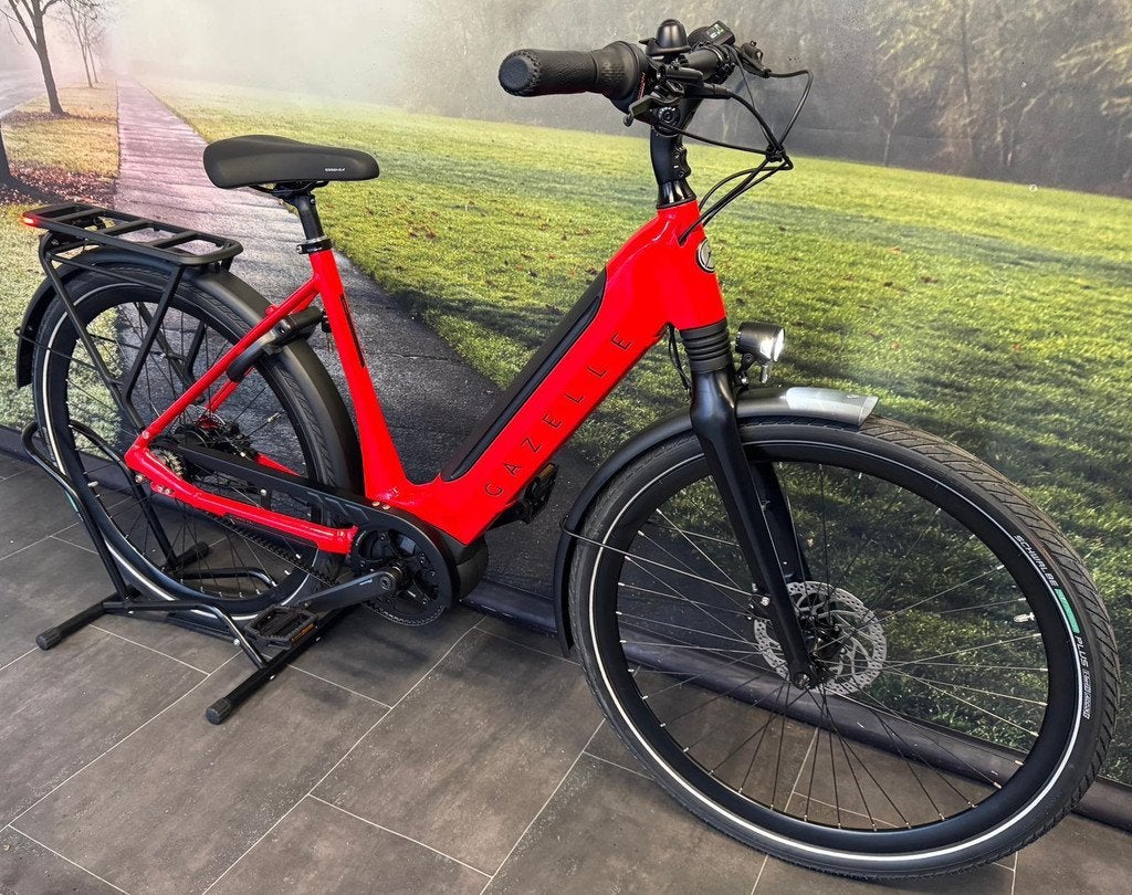 NIEUW Gazelle Ultimate C8+ HMB | 625Wh | €3999 → €2999, Koninklijke Gazelle N.V., Wilhelminaweg 8 6951 BP Dieren Nederland, Nieuw