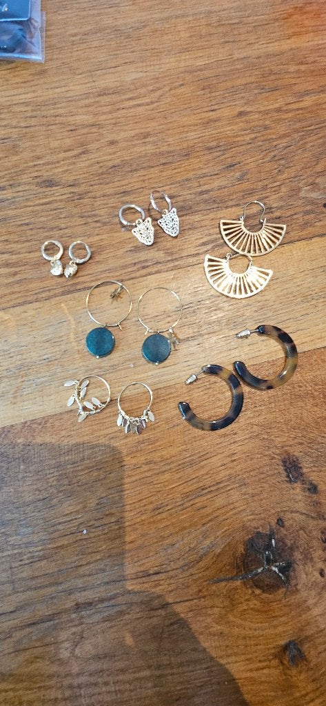 6 paar oorbelletjes  alleen gebruikt voor sieraden display, Sieraden, Tassen en Uiterlijk, Overige materialen, Hangers, Nieuw