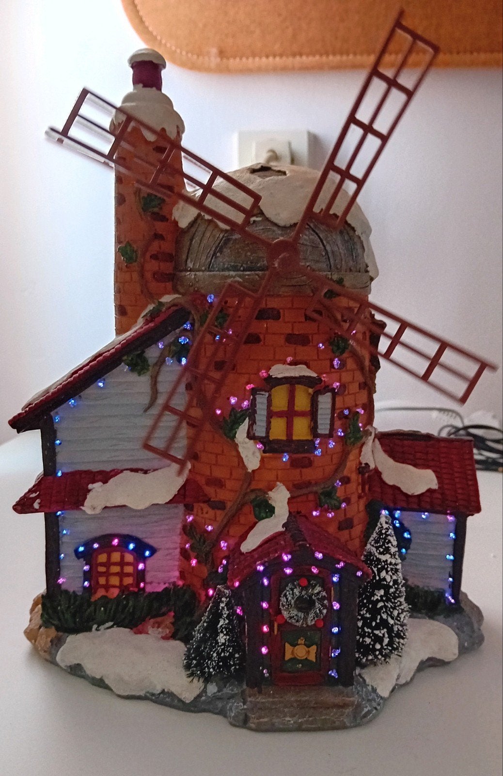 Mooie Dickensville molen. draaiende wieken en verlichting, Ophalen of Verzenden